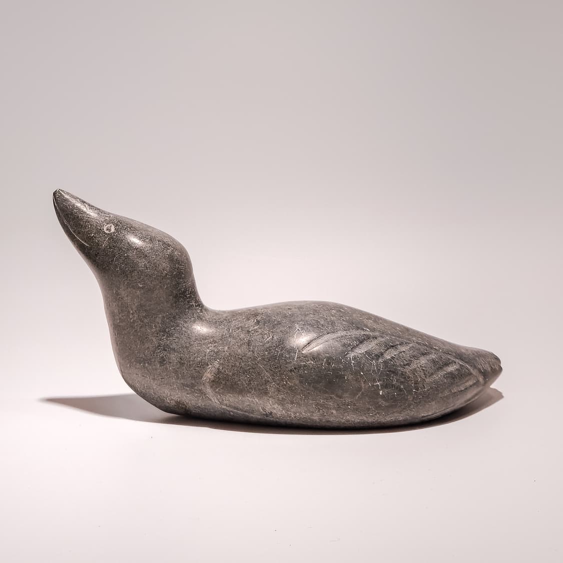 Inuit Hand-carved Soapstone Sea Bird 상품이미지2