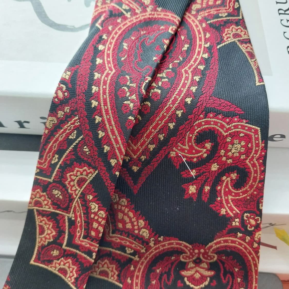 디올 실크 레드&블랙 페이즐리 넥타이 9.5cm A+등급 K1273
 상품이미지3