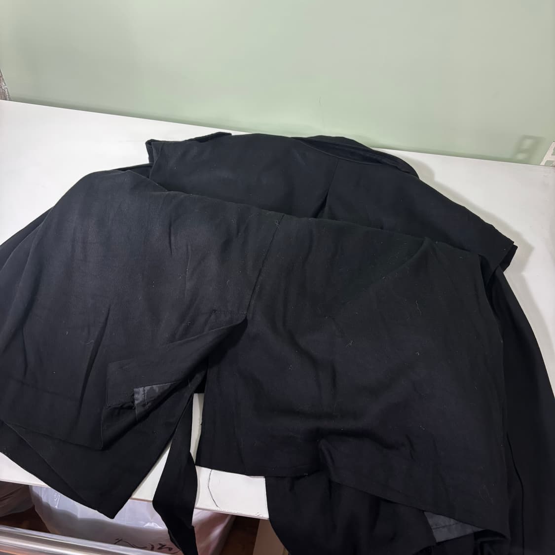 우먼OS 스튜디오톰보이 블랙 로브 레이온 트렌치코트 상품이미지4