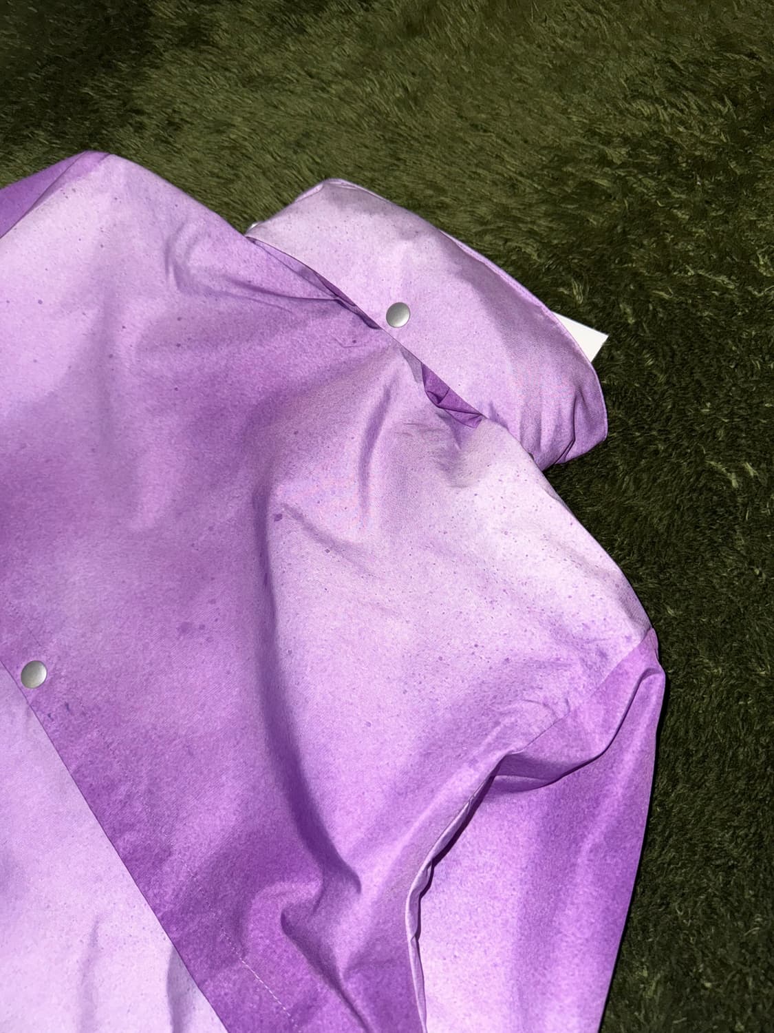 [M] 더뮤지엄비지터 스프레이 프린트 윈드브레이커 퍼플 상품이미지8