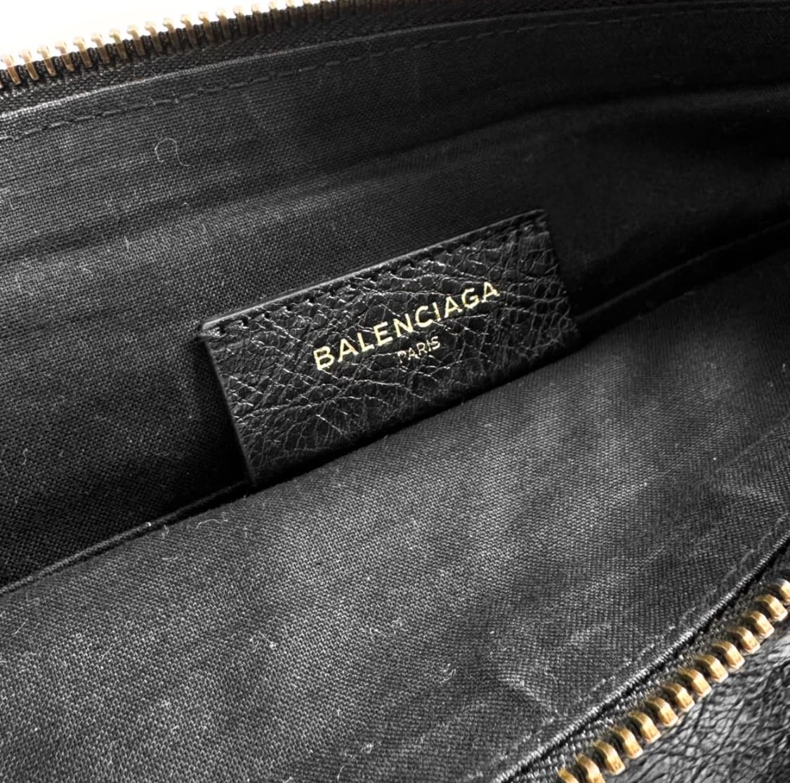 [L] 발렌시아가 모터 시티 클래식 클립 레더 클러치 파우치 라지 블랙 상품이미지5