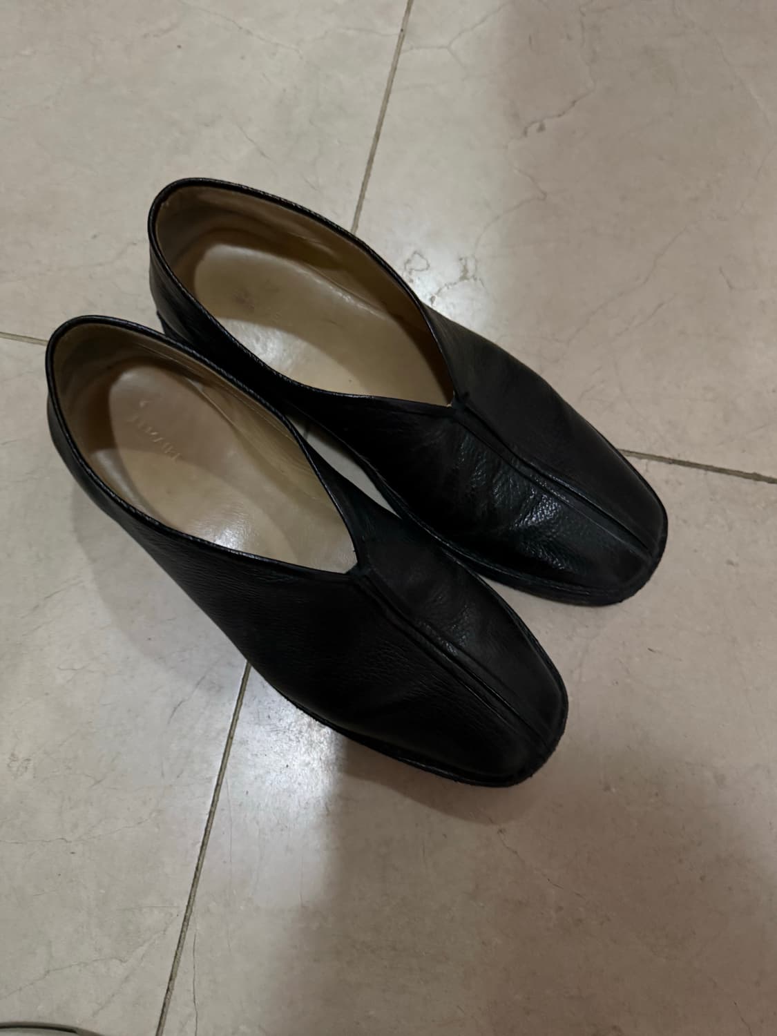 르메르 로퍼 판매합니다 상품이미지1