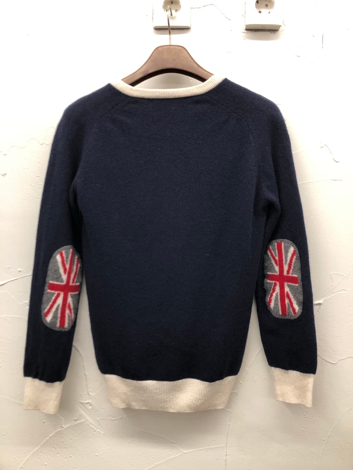 영국 생산 브이넥 니트 상품이미지2