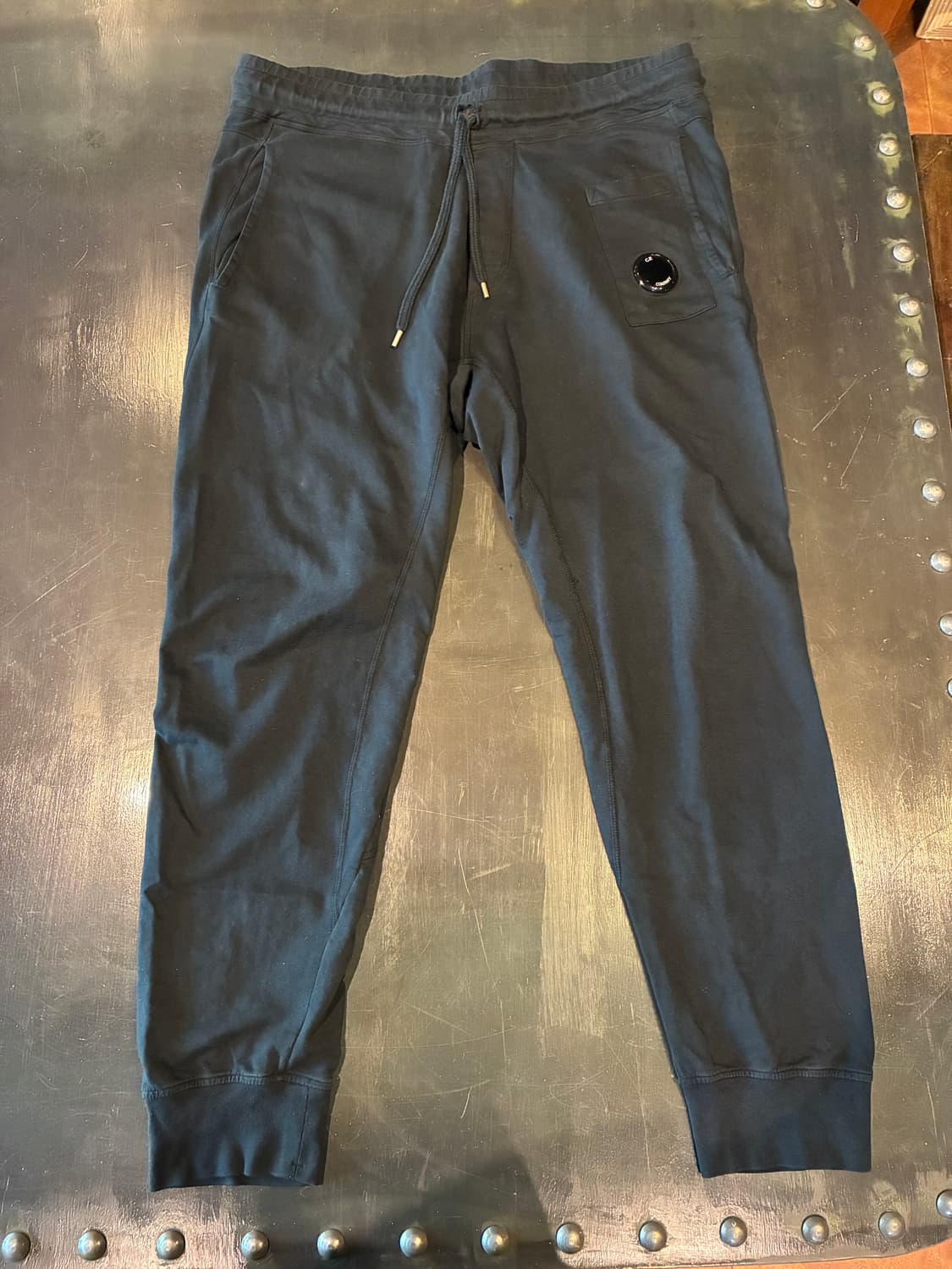 L) CP컴퍼니 렌즈 스웻팬츠 조거팬츠 블랙 상품이미지1