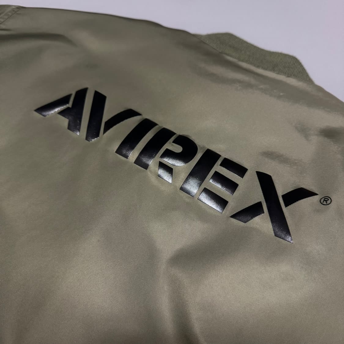 아비렉스 올리브컬러 나일론 후면 스펠아웃 로고 A-1 플라이트 자켓 상품이미지6