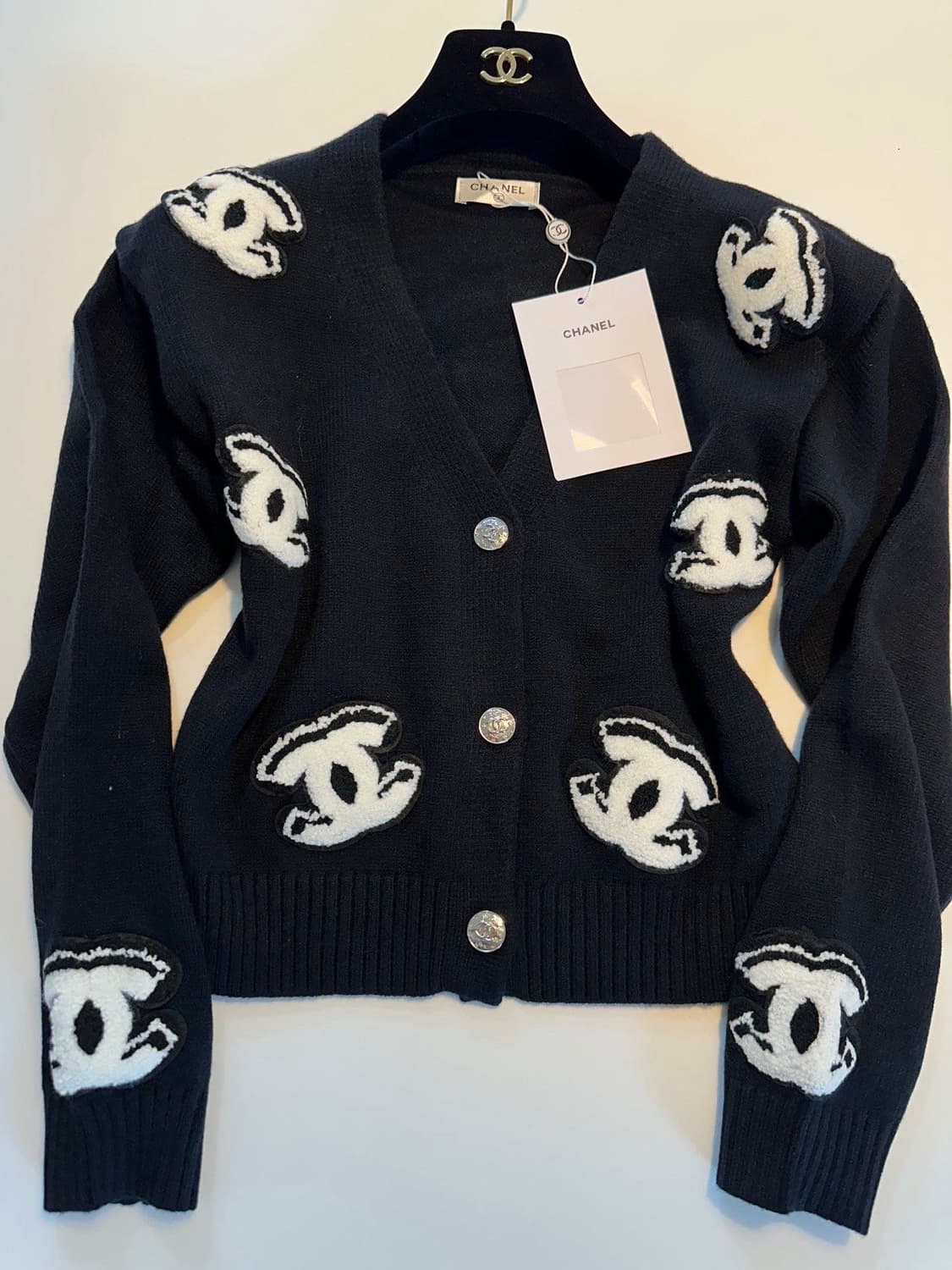 (새상품)샤넬로고가디건 상품이미지6