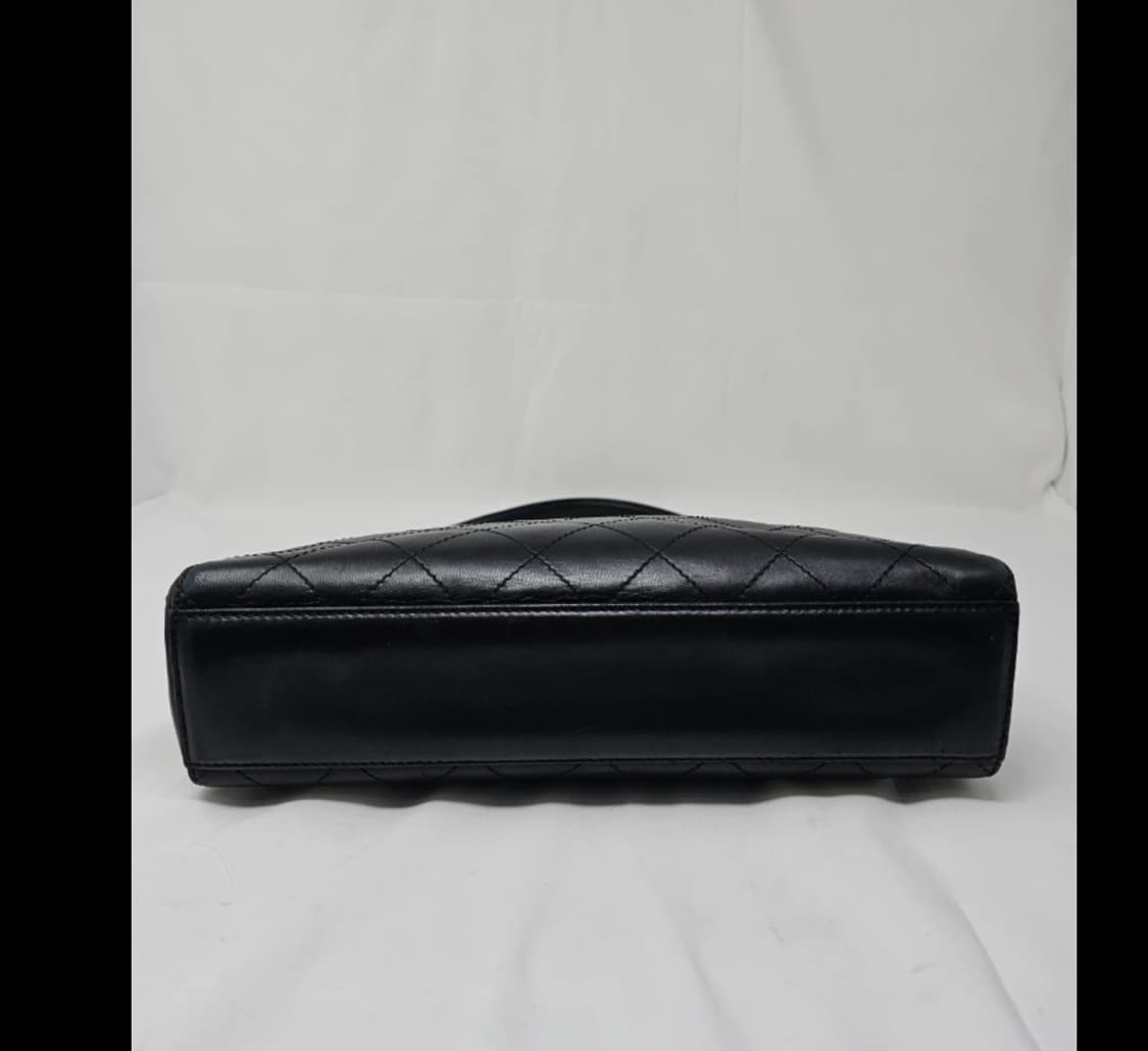 샤넬 퀼팅 숄더백 블랙 상품이미지3