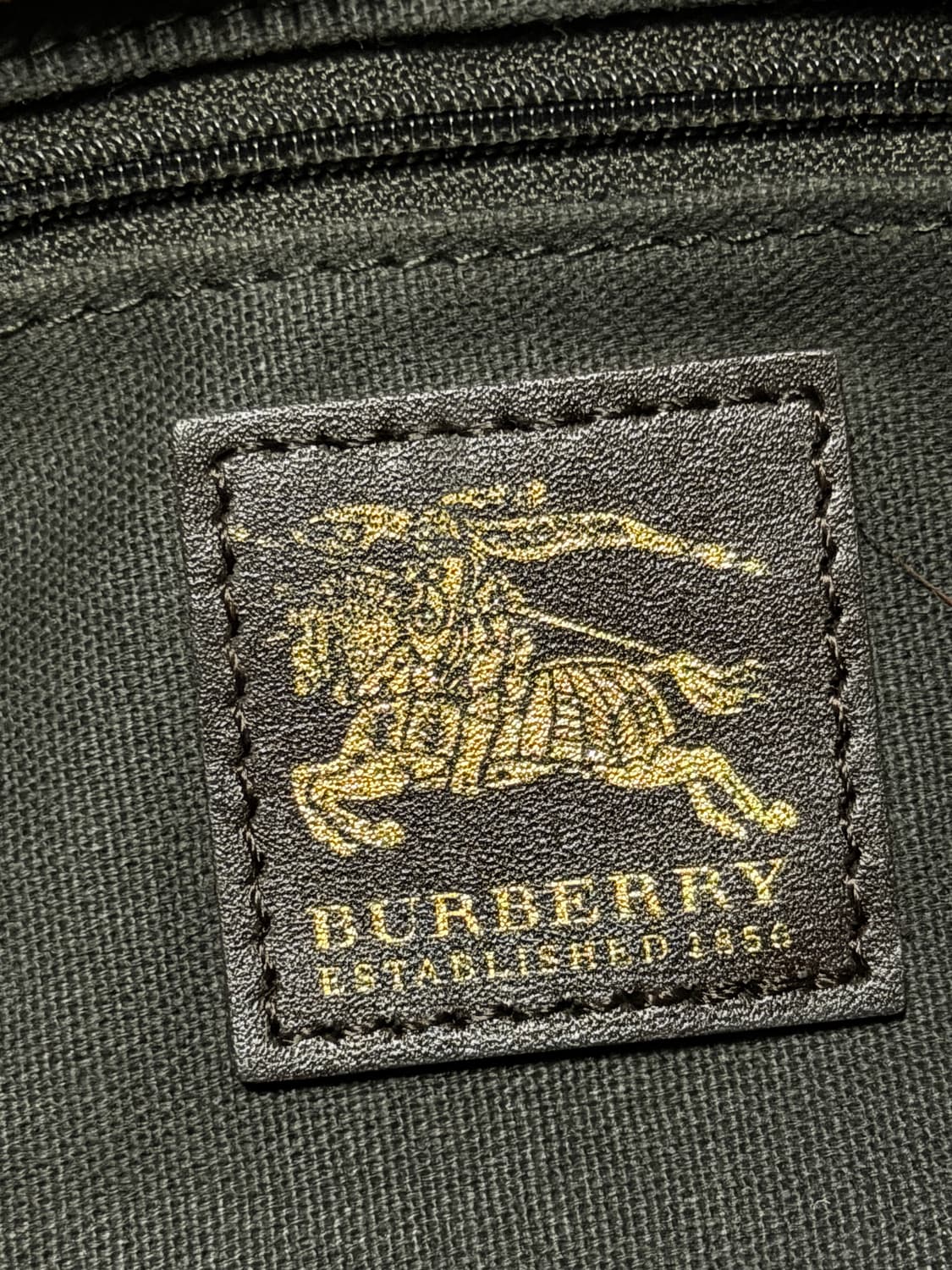 버버리 노바체크 호보백 상품이미지7