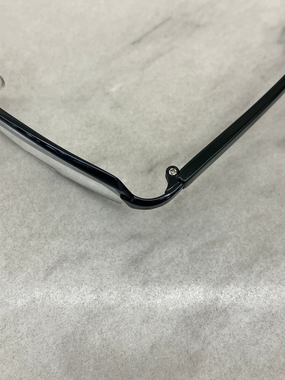 엠씨엠 MCM 블랙실버 소프트 스퀘어 와이어 메탈테 안경 상품이미지2