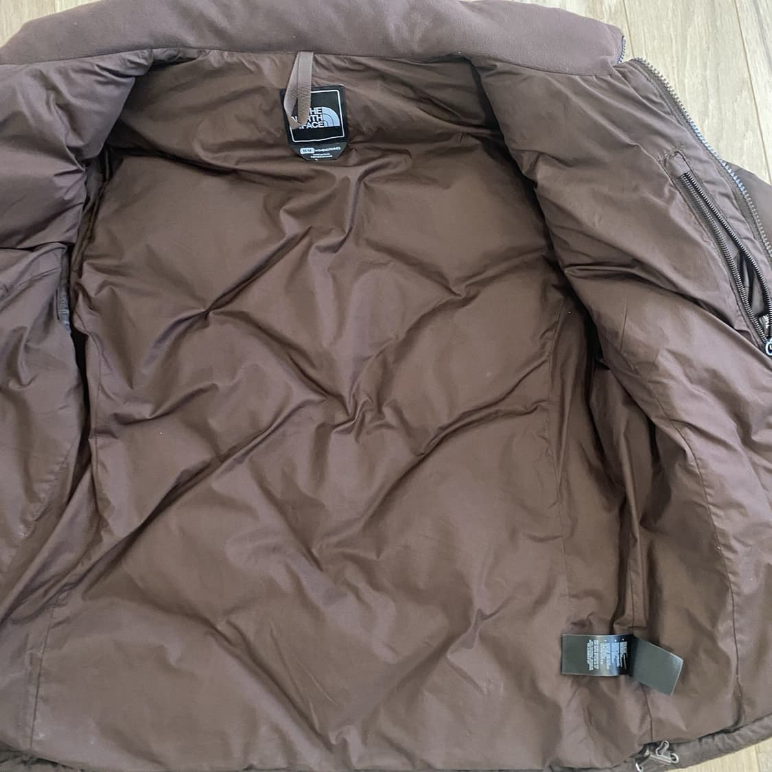 노스페이스 여성 550 다운 패딩 초콜릿 브라운 다이아몬드 퀼팅 상품이미지5