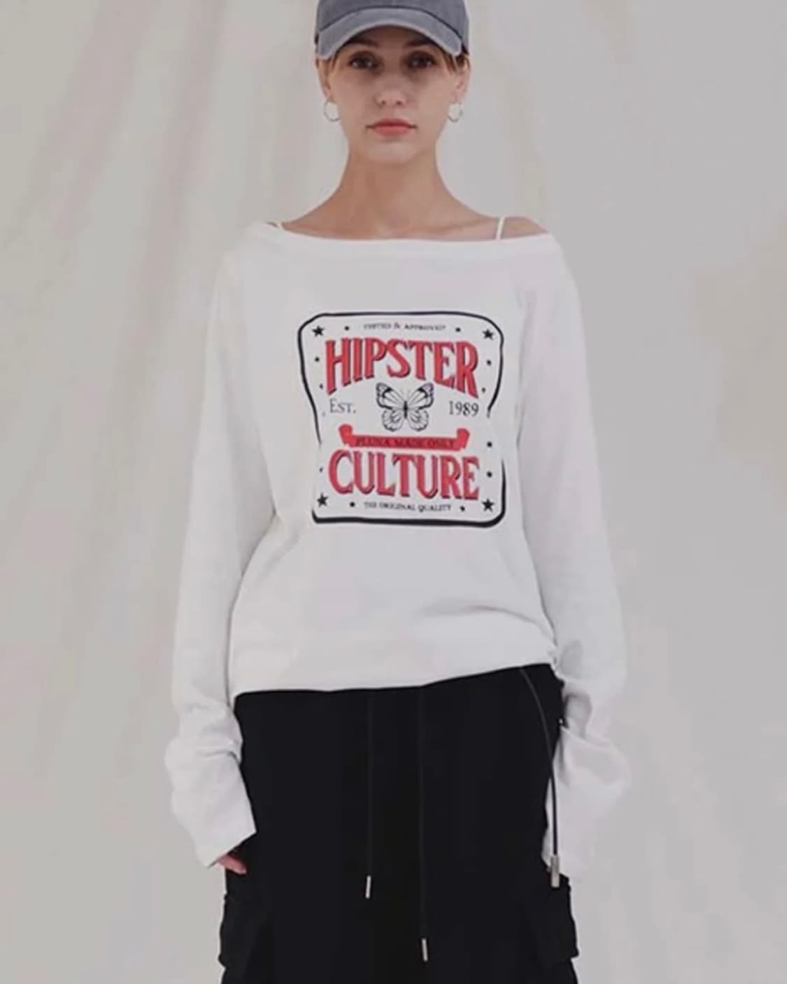 [새상품] 플루나 스튜디오 힙스터 오프숄더 티 아이보리 상품이미지1