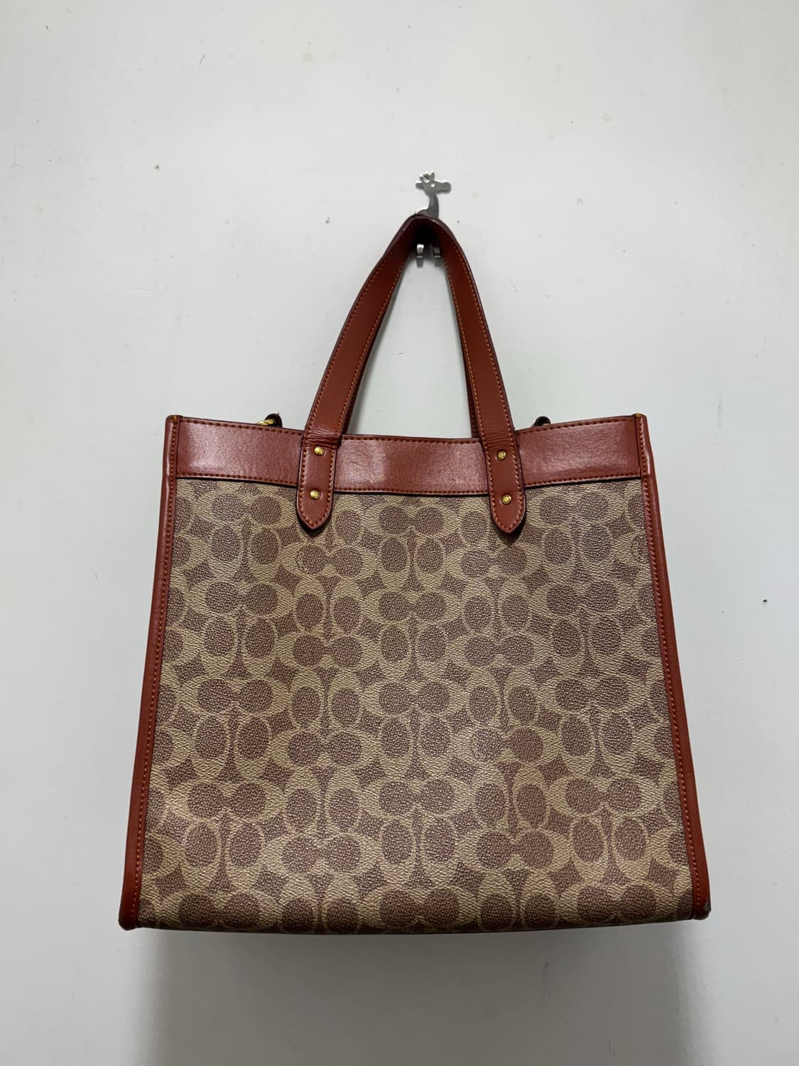 코치 시그니처 패턴 토트백 브라운 상품이미지2