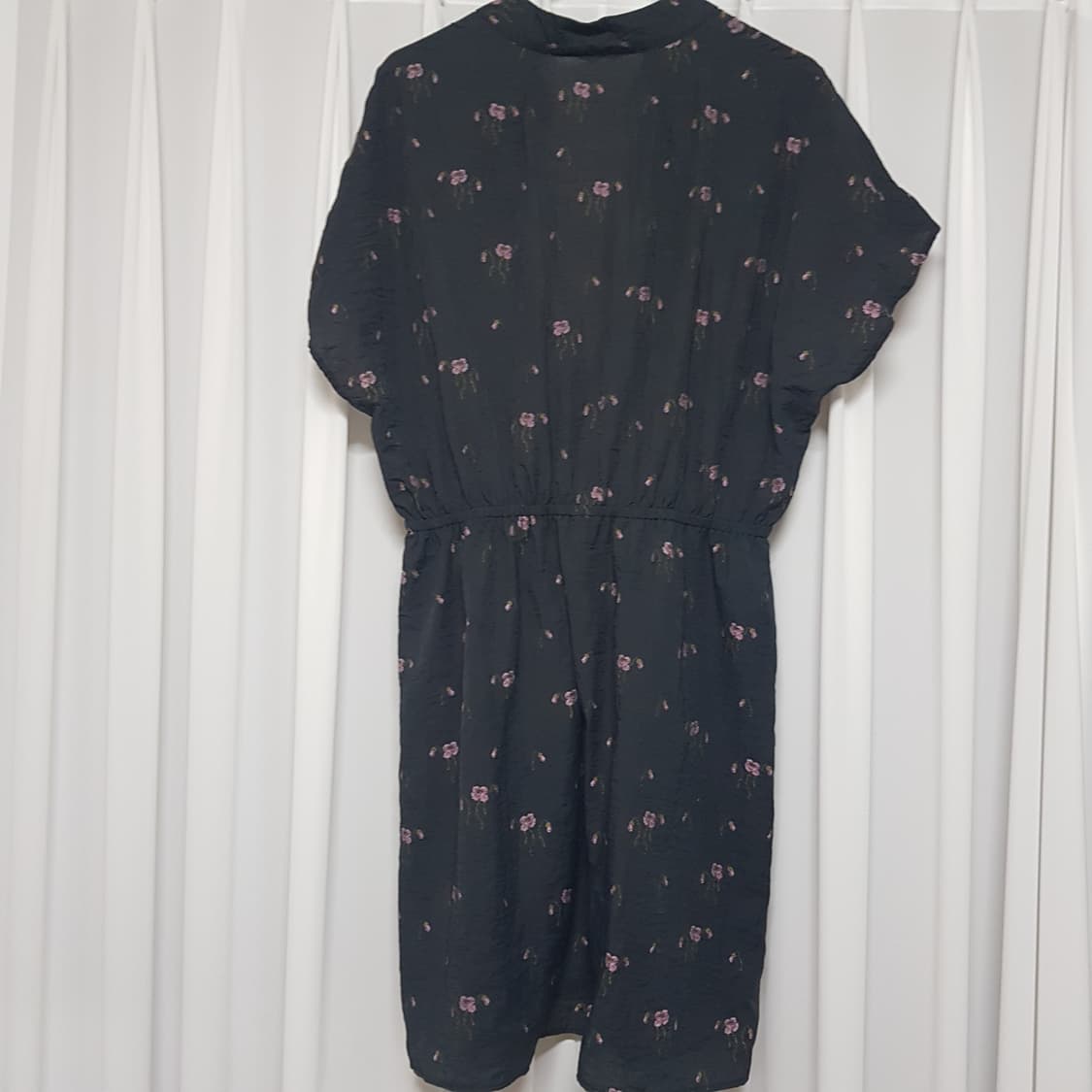 앤아더스토리즈 민소매 블라우스 상품이미지3