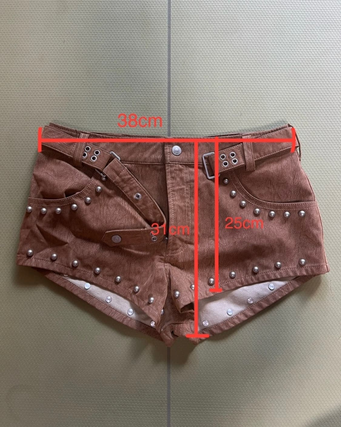 브라운 스터드 쇼츠 상품이미지5