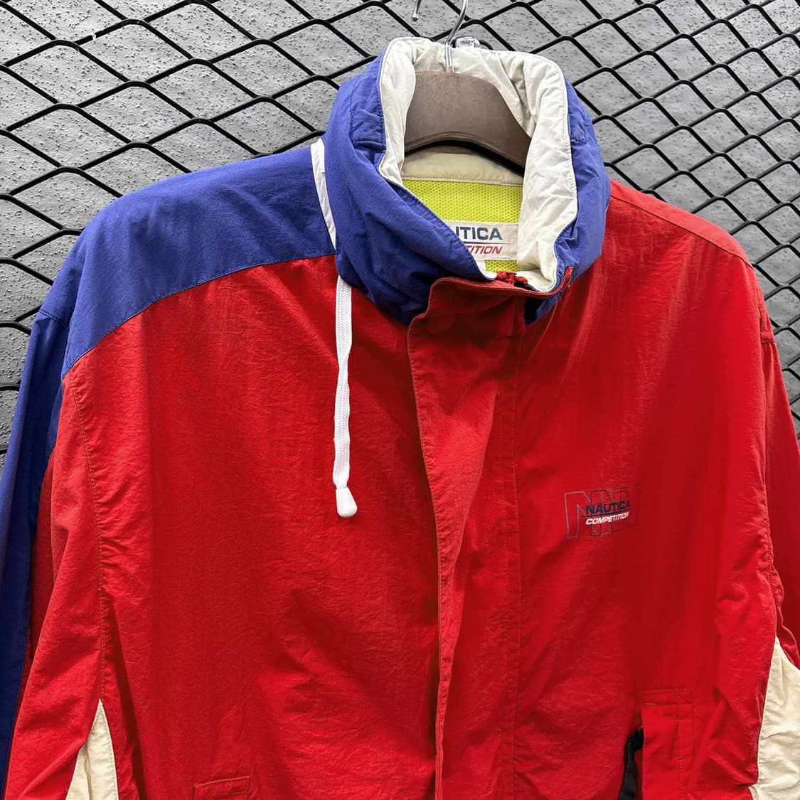 노티카 컴페티션 마운틴파카 컬러블럭 그래픽 디테일 레드 상품이미지4