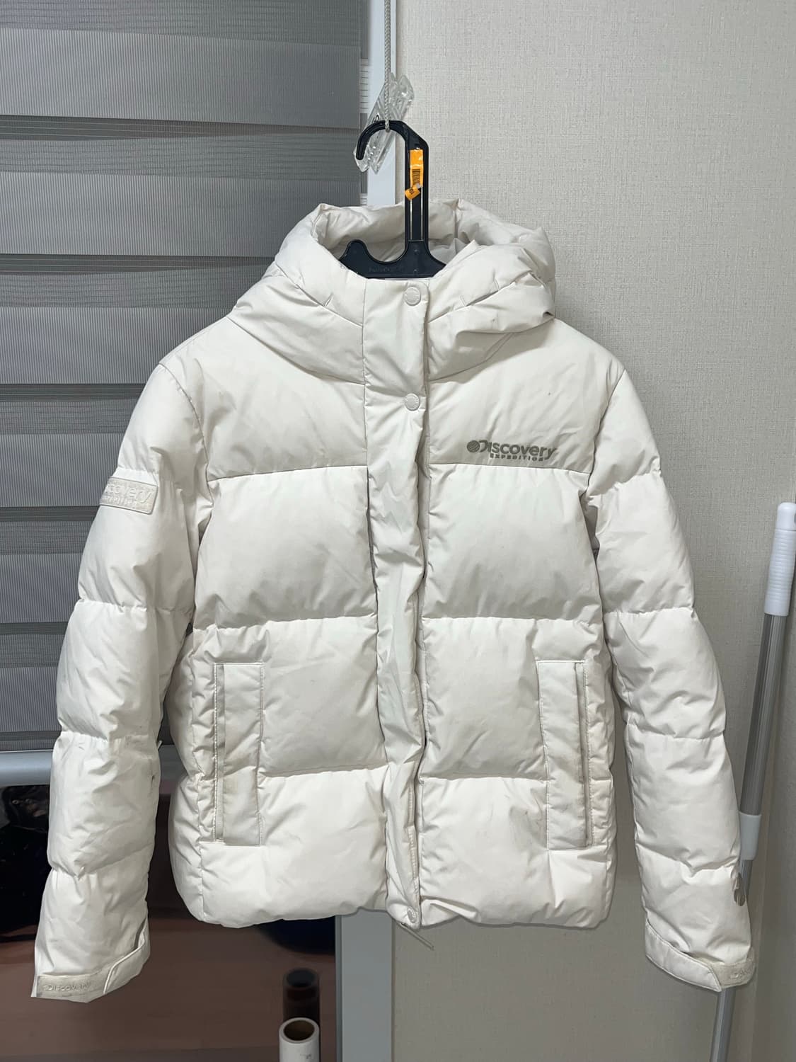 디스커버리 VENTURE FORTH 아이보리 패딩 90 판매합니다 상품이미지1