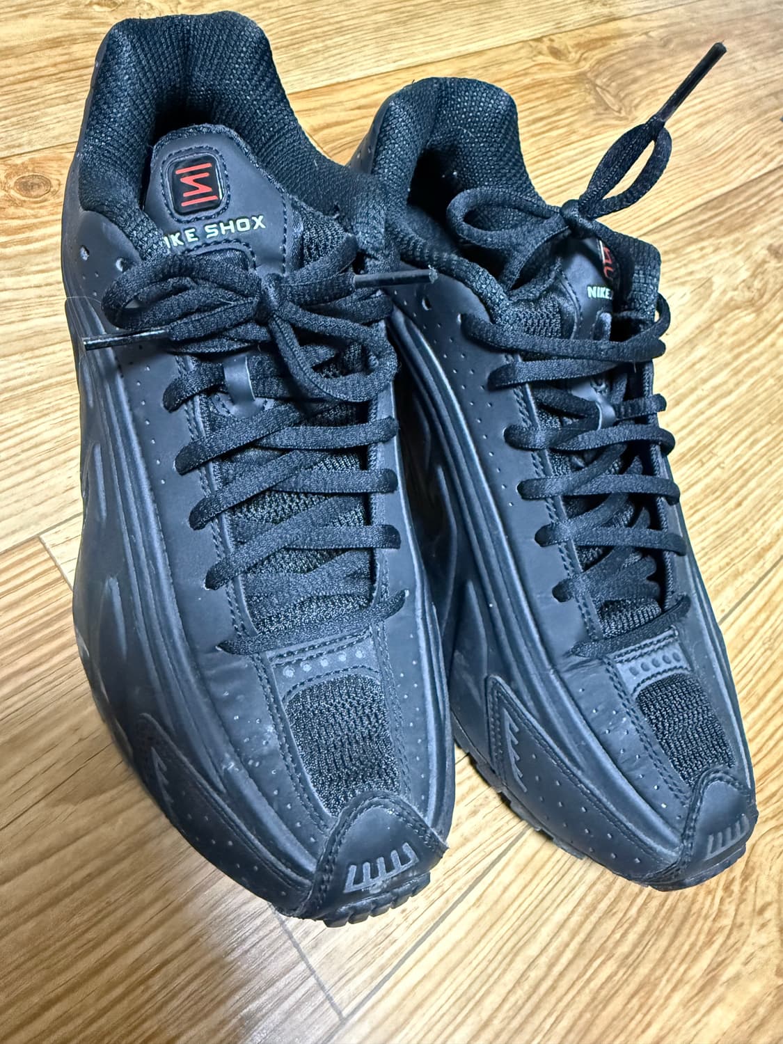 나이키 샥스 블랙 AR3565 004 상품이미지1