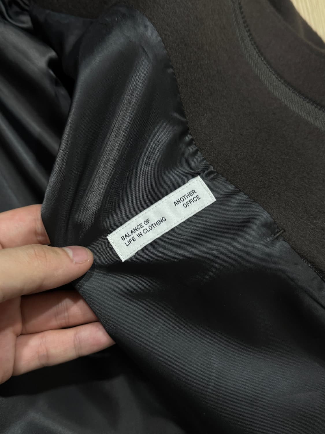 [2] 어나더오피스 25aw 라이브러리 울 모즈 코트 차콜브라운 상품이미지6