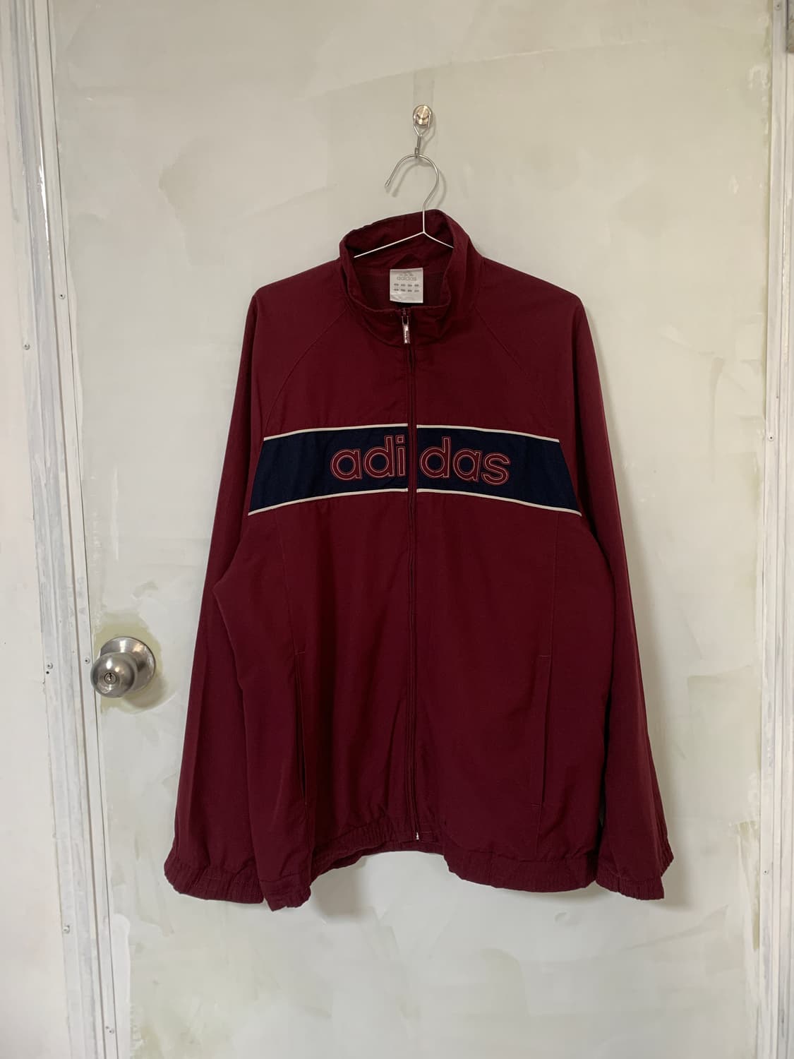 아디다스 체스트 로고 바람막이 상품이미지3