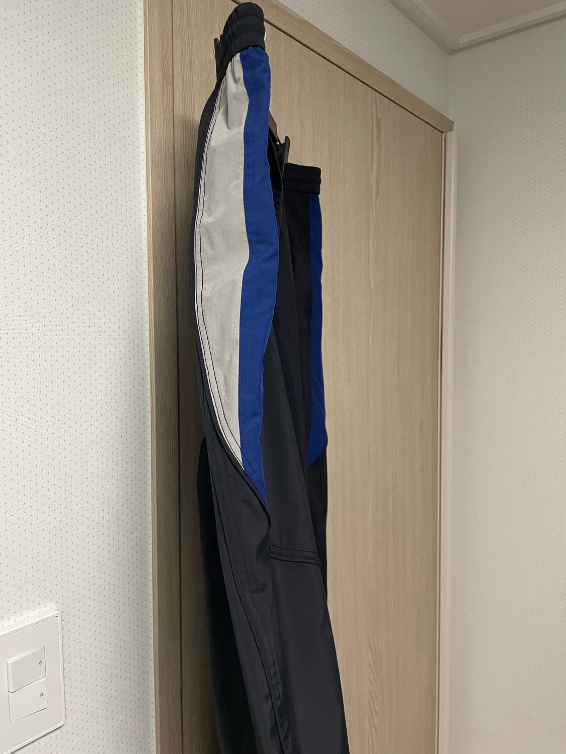 준지 25ss 컬러블록 스포티 트랙팬츠(트랙1) 블루, 52사이즈 상품이미지2