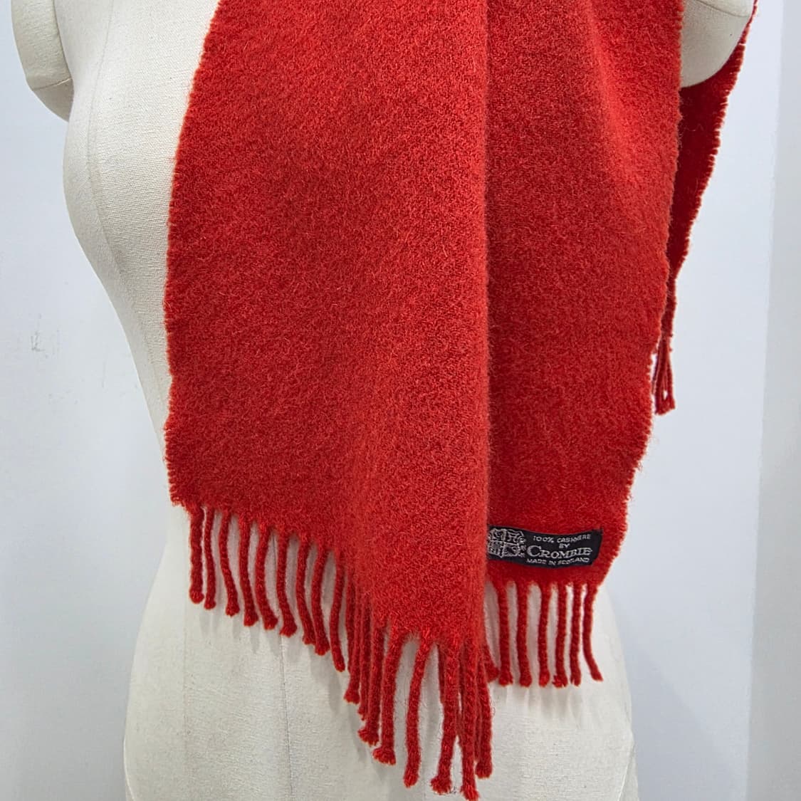 스코틀랜드산 크롬비 100% 캐시미어 레드 머플러 상품이미지6