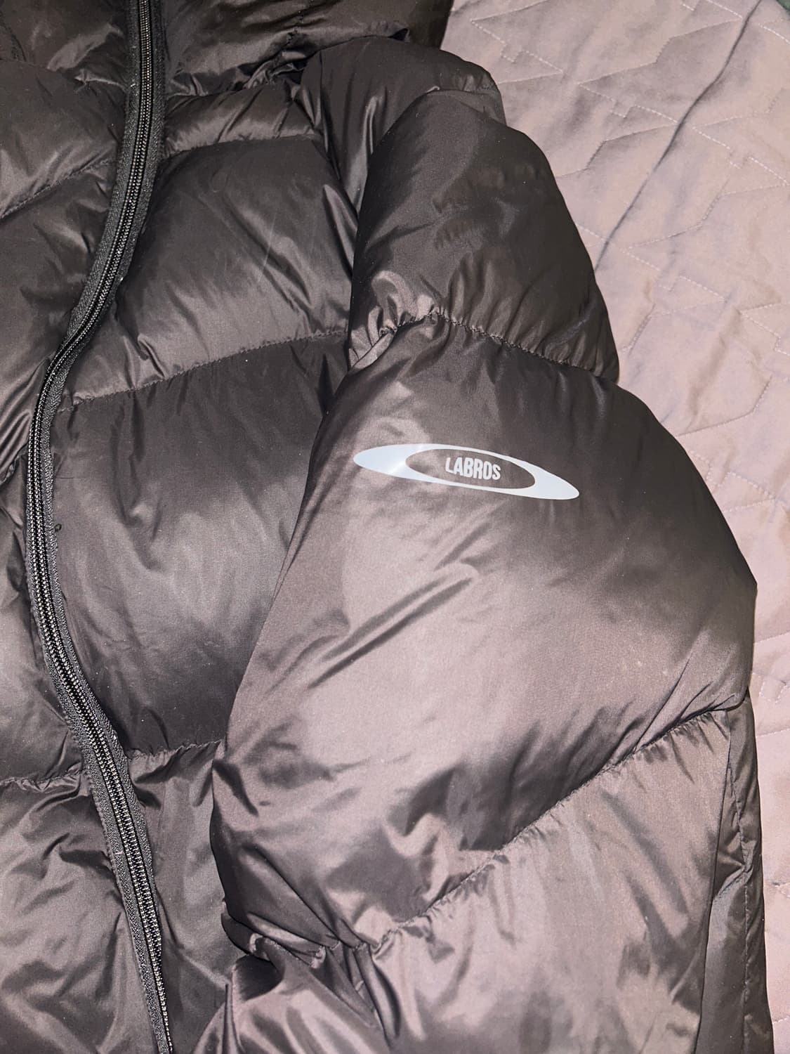 라브로스 웨이브 패딩oval logo wavy padded jacket 상품이미지2