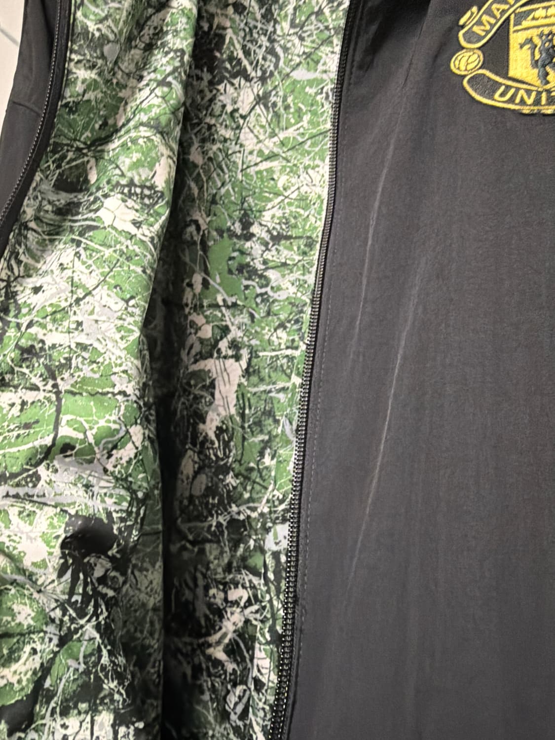 아디다스X맨유X스톤로즈 트랙자켓 상품이미지4