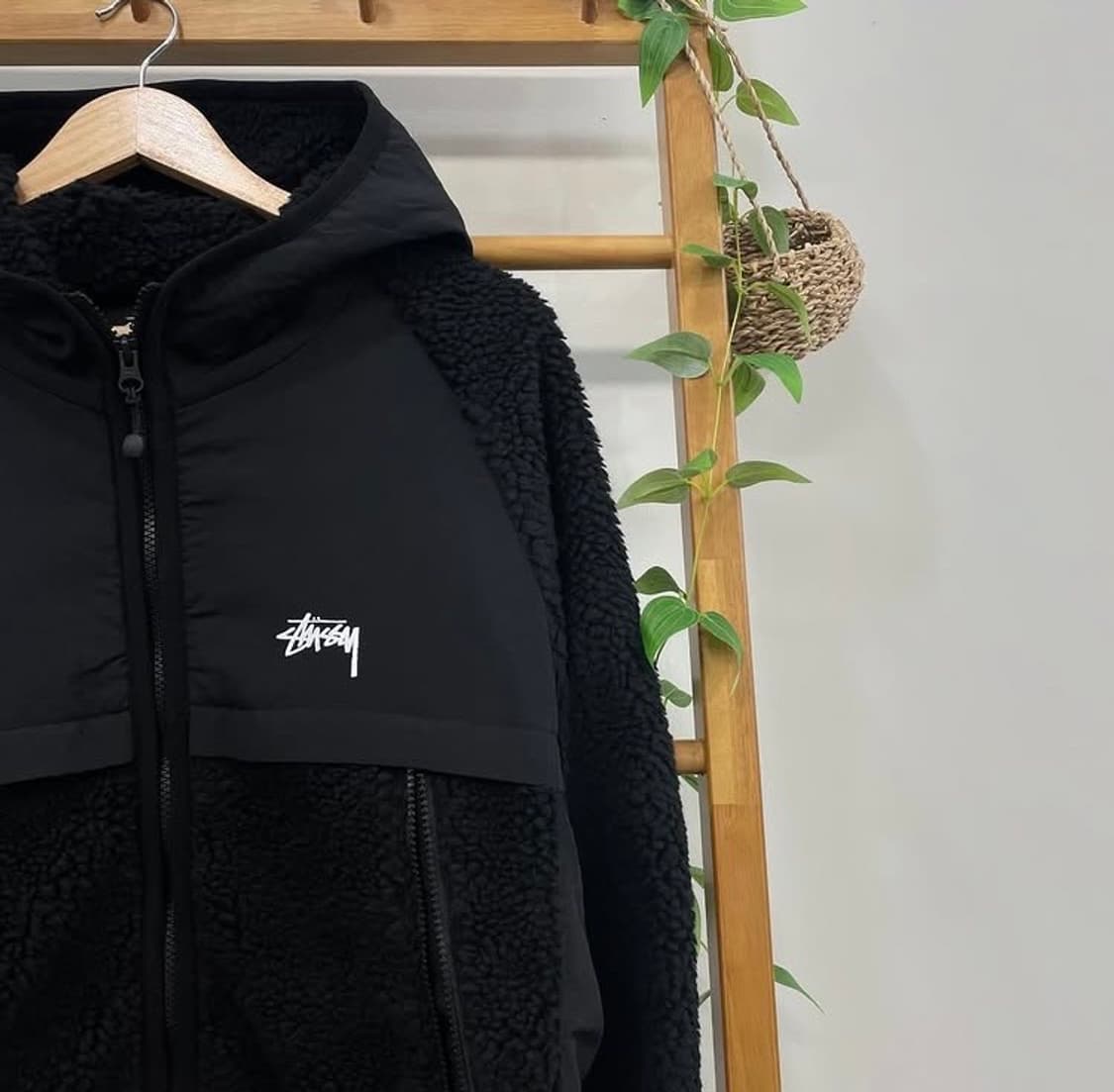 스투시 쉐르파 패널드 후드 자켓 블랙 상품이미지1