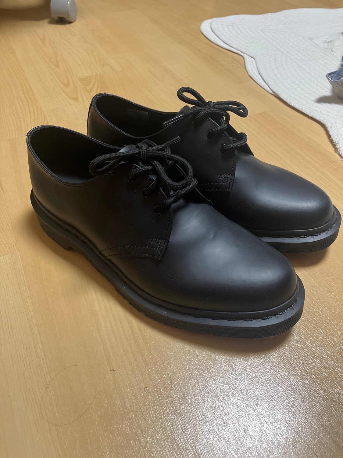 닥터마틴 1461 3홀 팝니다 상품이미지1