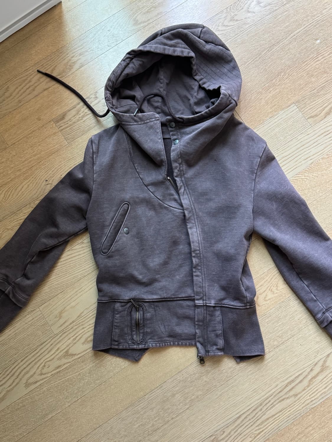 MSCHF ASYMMASYMMETRIC HOODIE ZIP-UP 상품이미지1