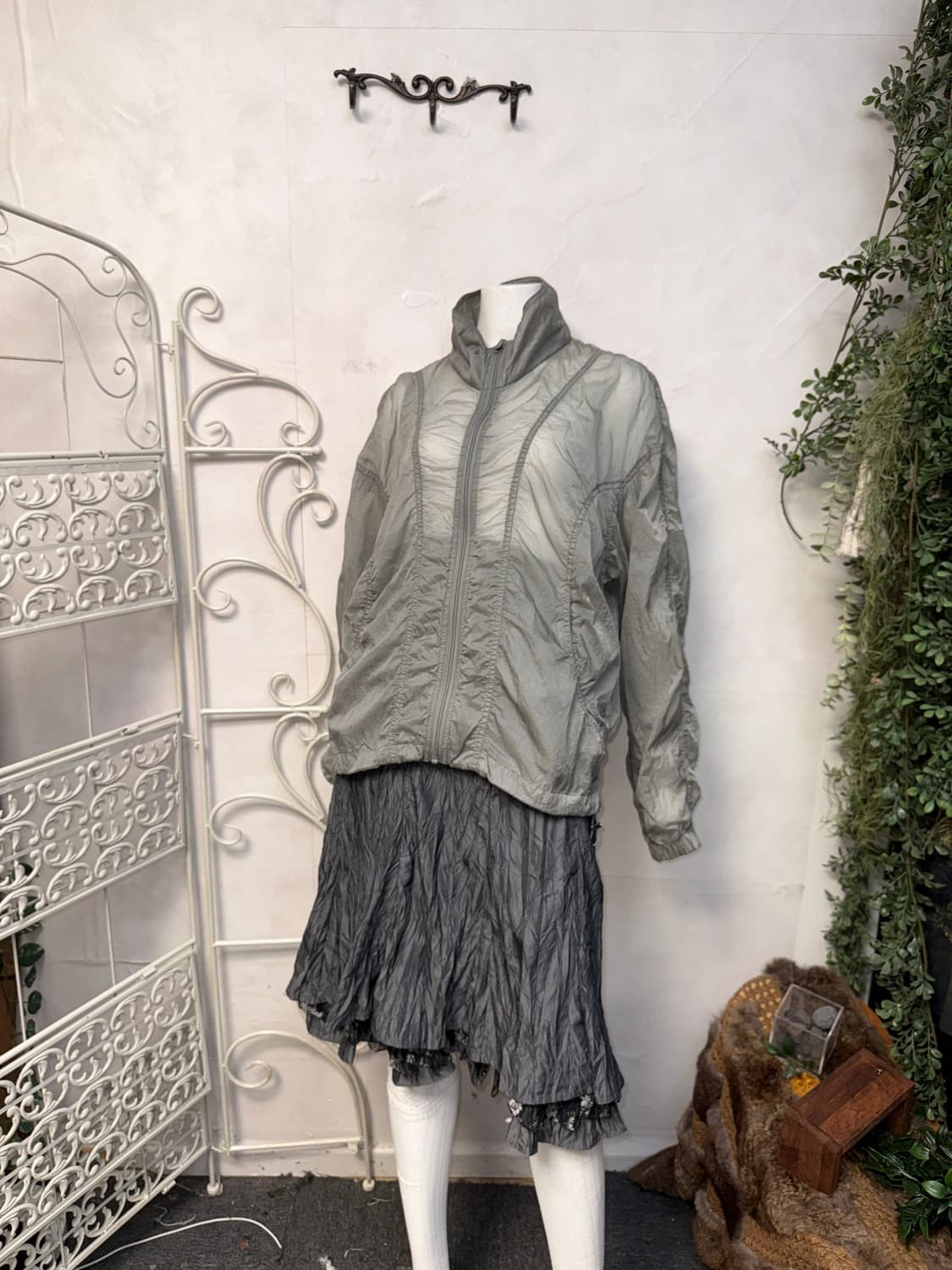 INSILENCE Lightweight Windbreaker gray M 상품이미지6