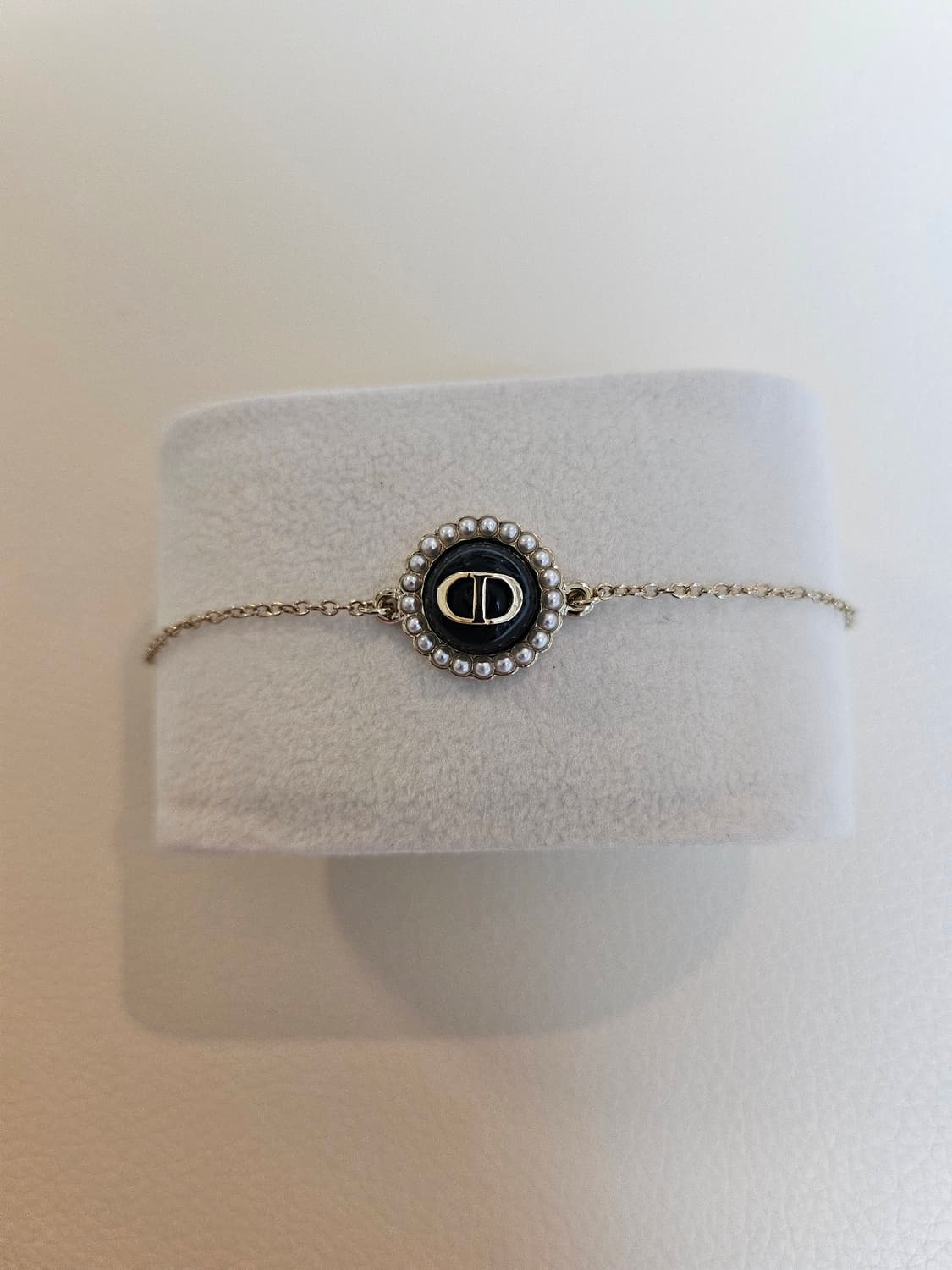 디올 업사이클링 블랙스톤 진주 팔찌 상품이미지5