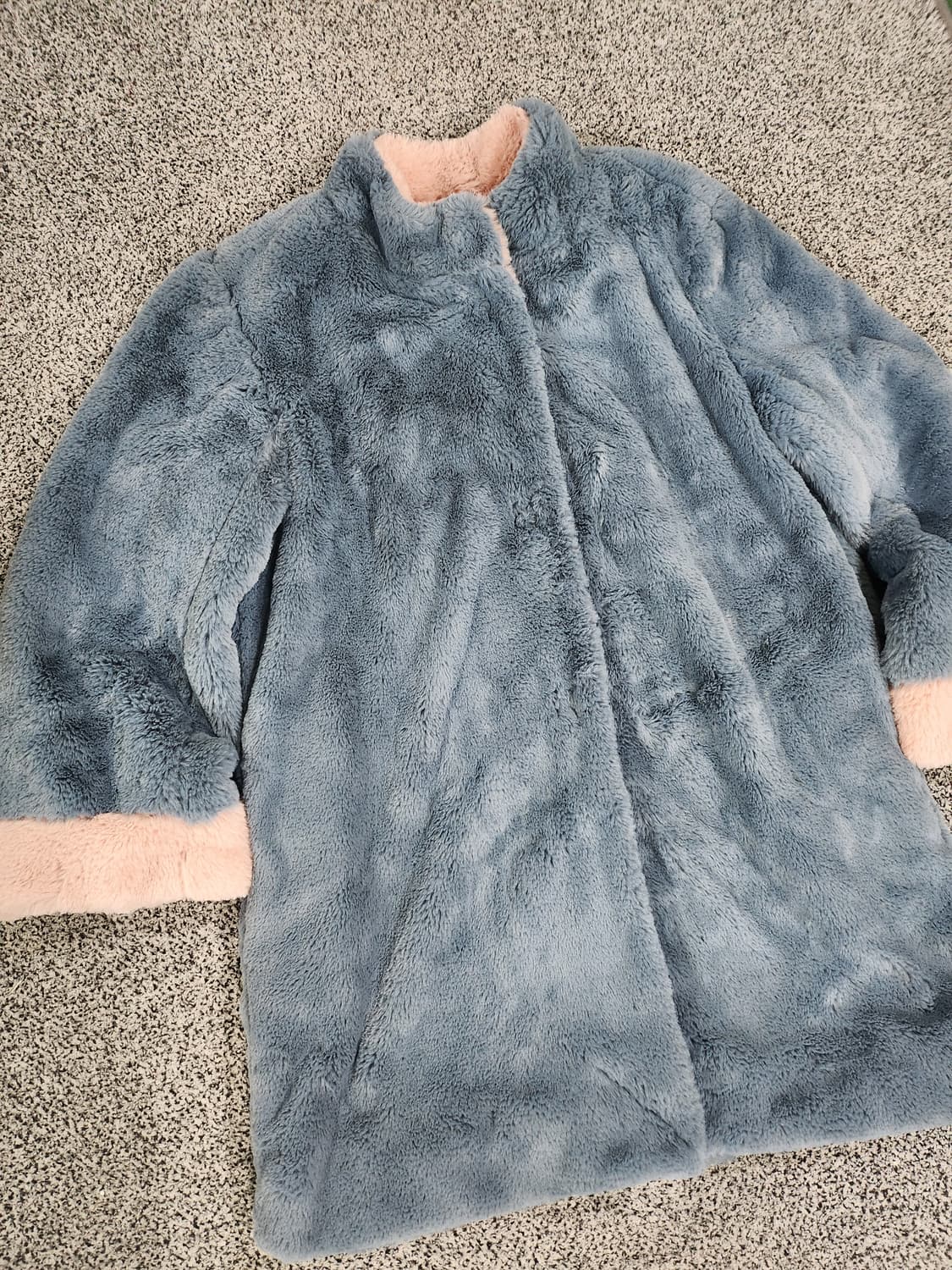 블루 & 핑크 배색 페이크 퍼 코트 상품이미지2