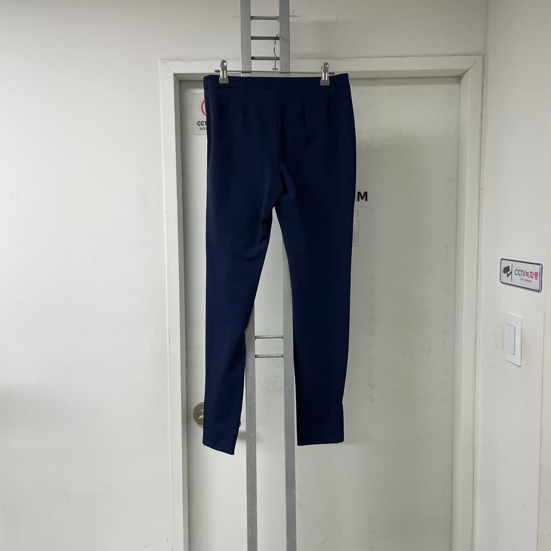 미우미우 네이비 팬츠 38(W) 상품이미지5