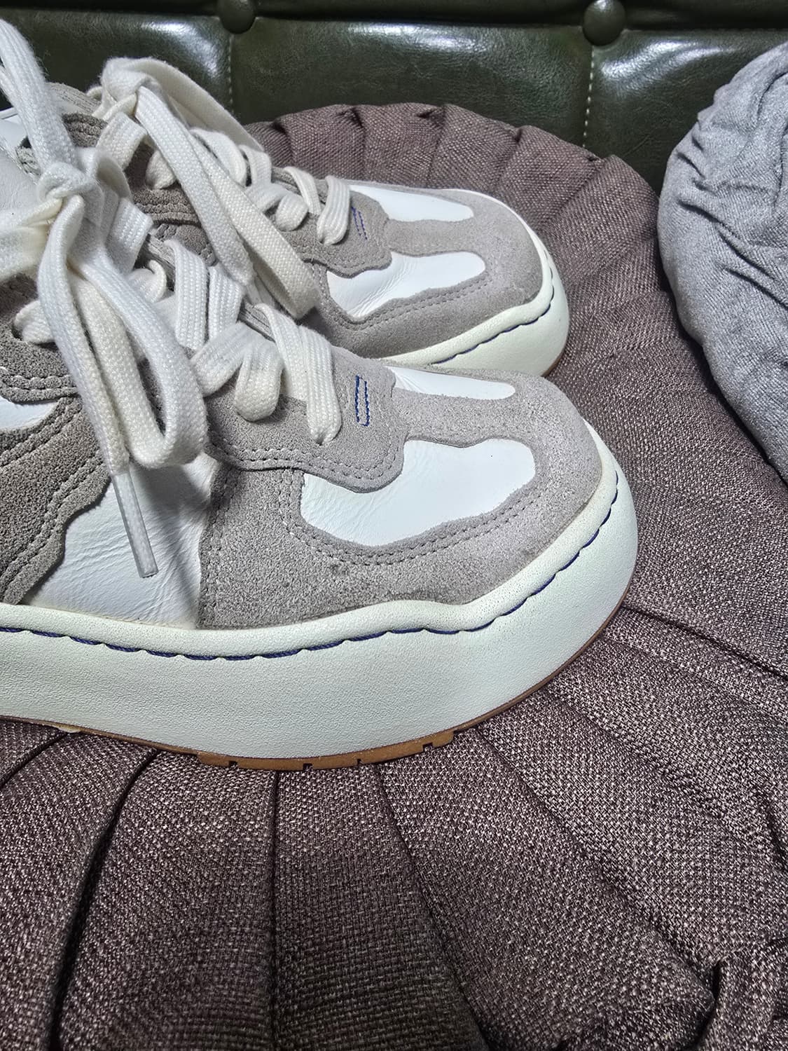 아더에러 로그 바우스 오프 화이트 250~ 상품이미지7