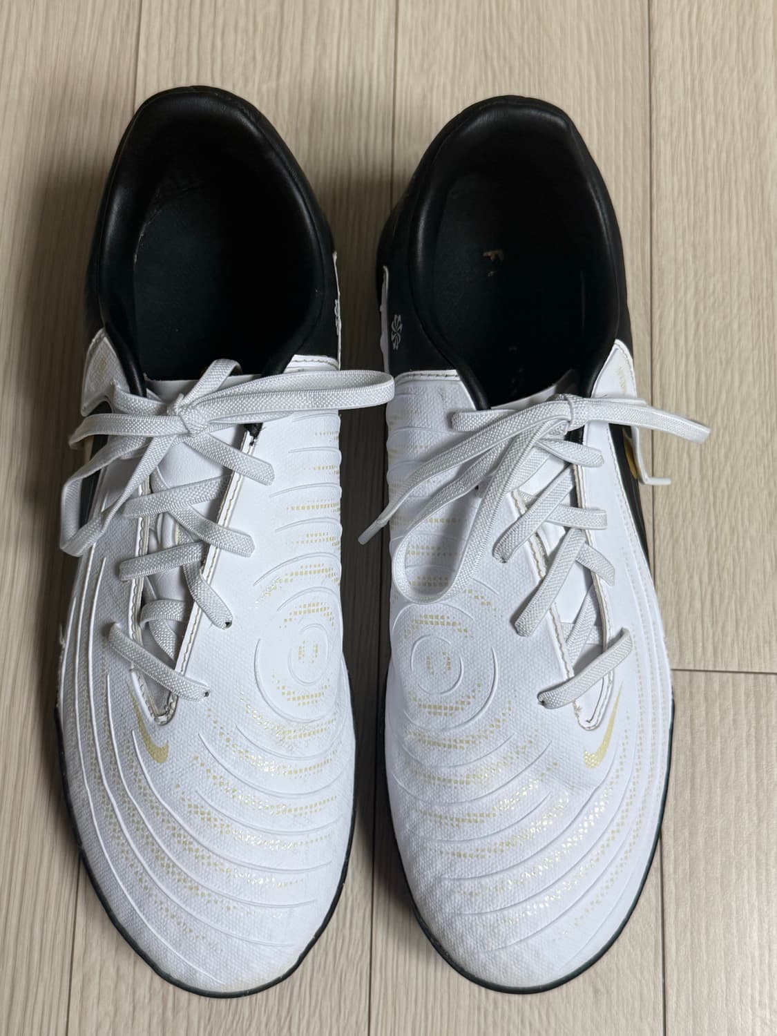 나이키 풋살화 260 | 나이키 팬텀 루나 2 아카데미 TF 화이트 상품이미지1