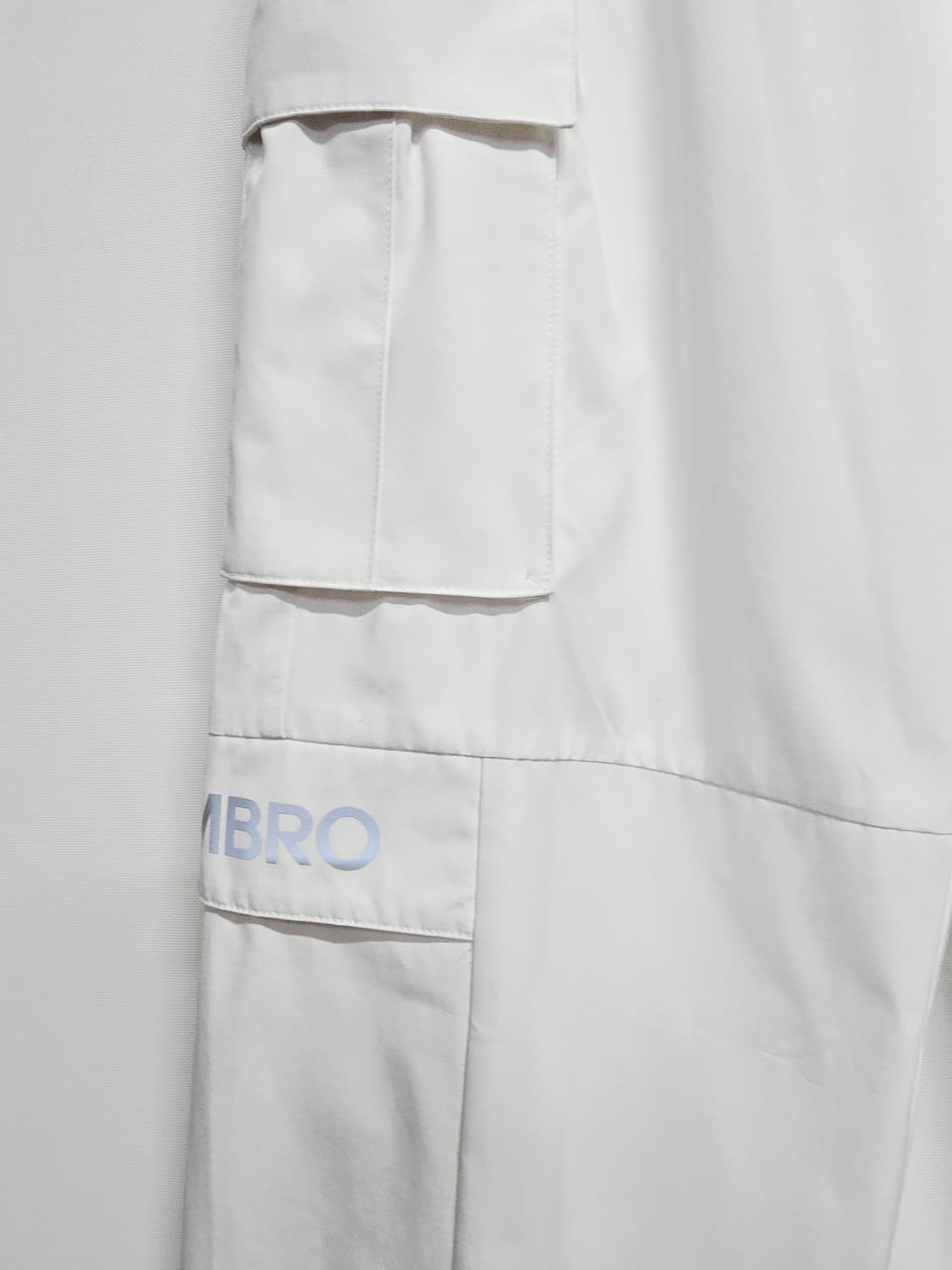 엄브로 화이트 카고 조거팬츠 상품이미지3