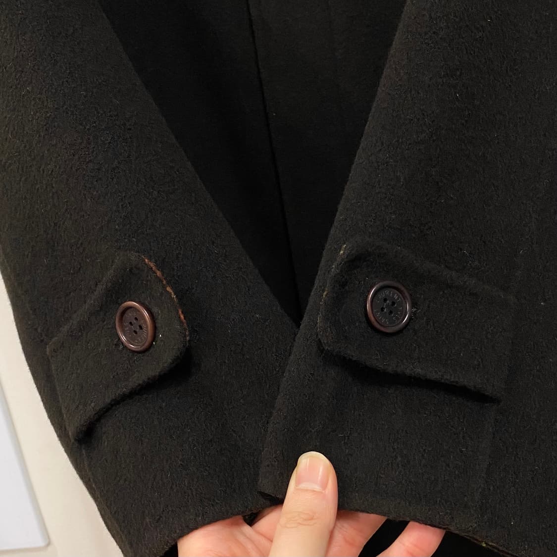 입생로랑 체크 디테일 울 코트 탈부착내피 상품이미지5