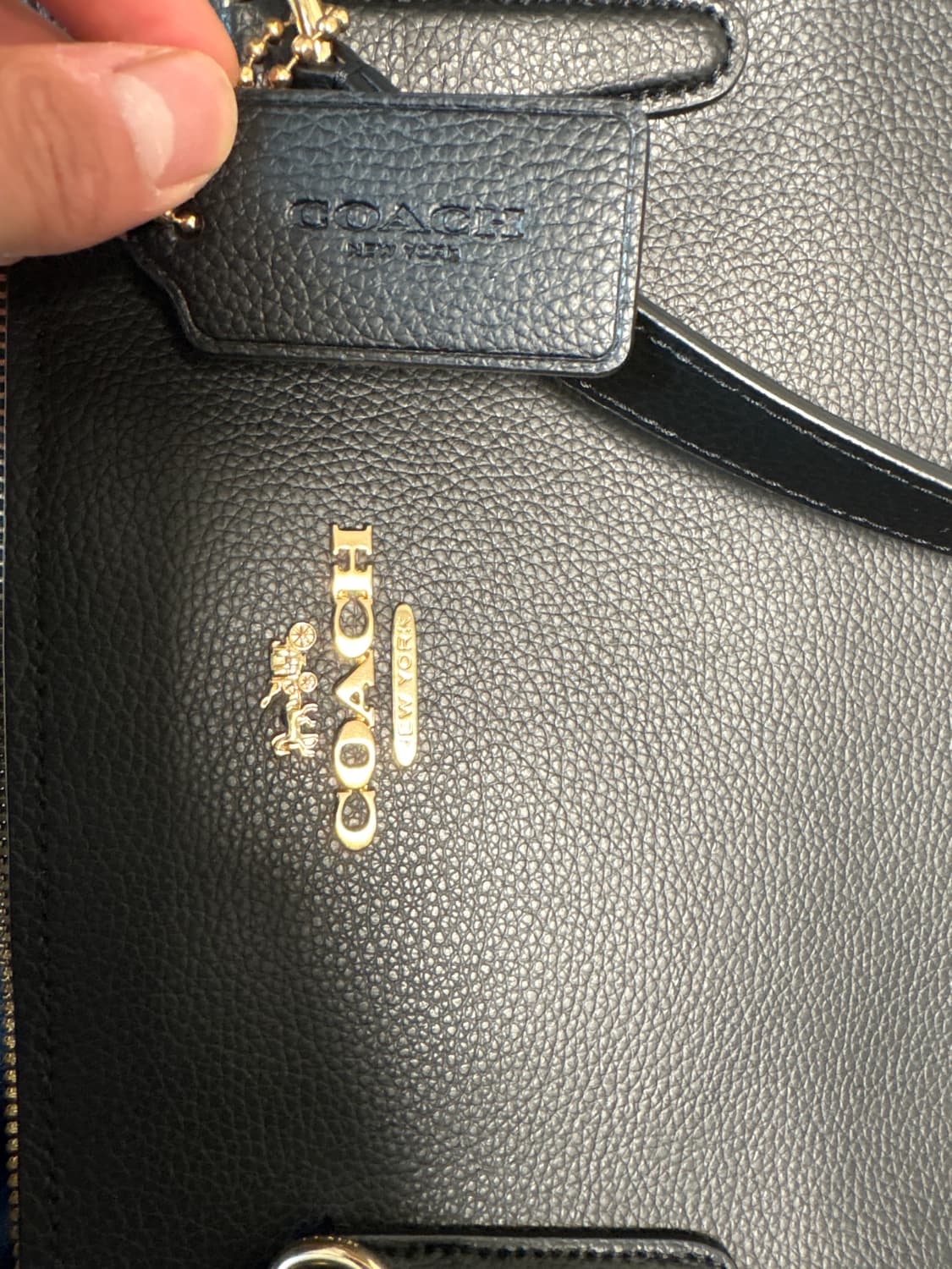 코치 블랙 가죽 토트&숄더백 안감레드 상품이미지2