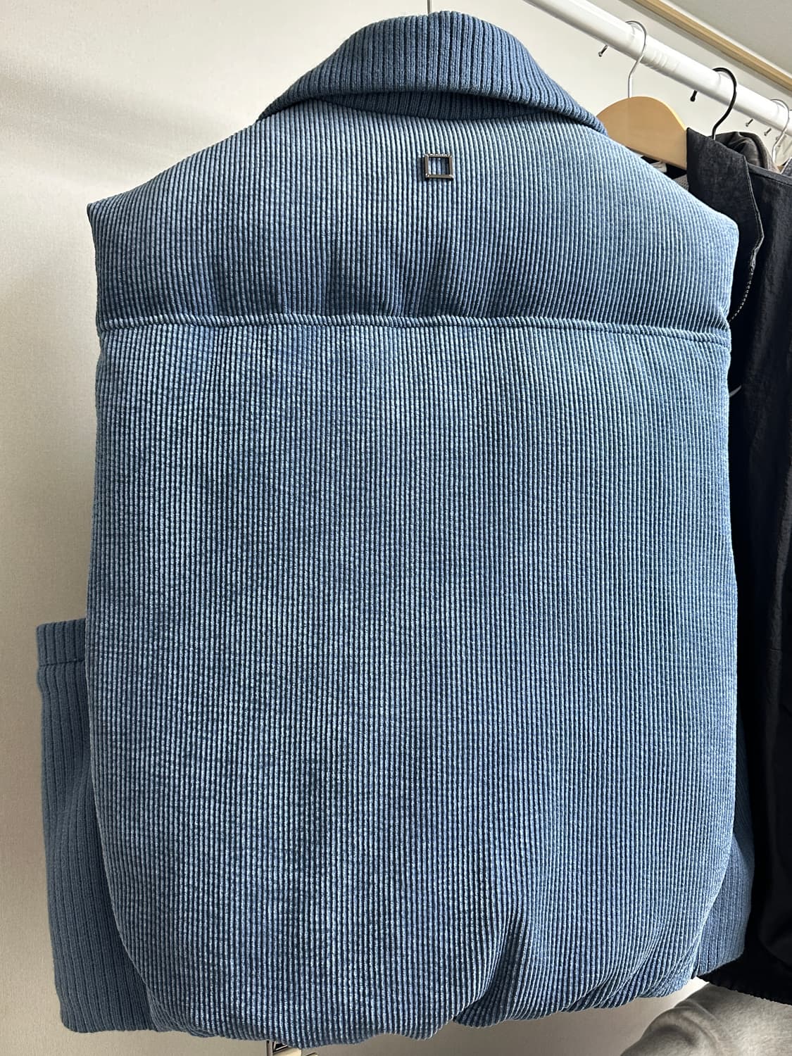 우영미 22FW 코듀로이 다운 베스트 (48) 상품이미지2