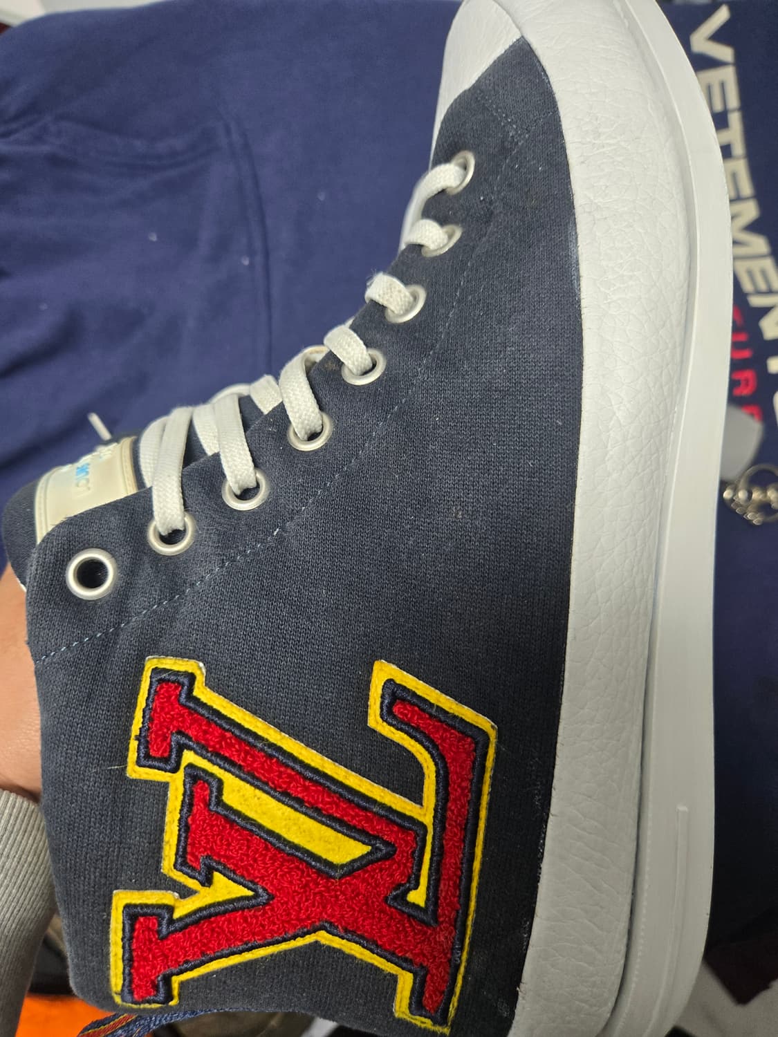 루이비통 정품 스니커즈 사용감 있어요  275 상품이미지6