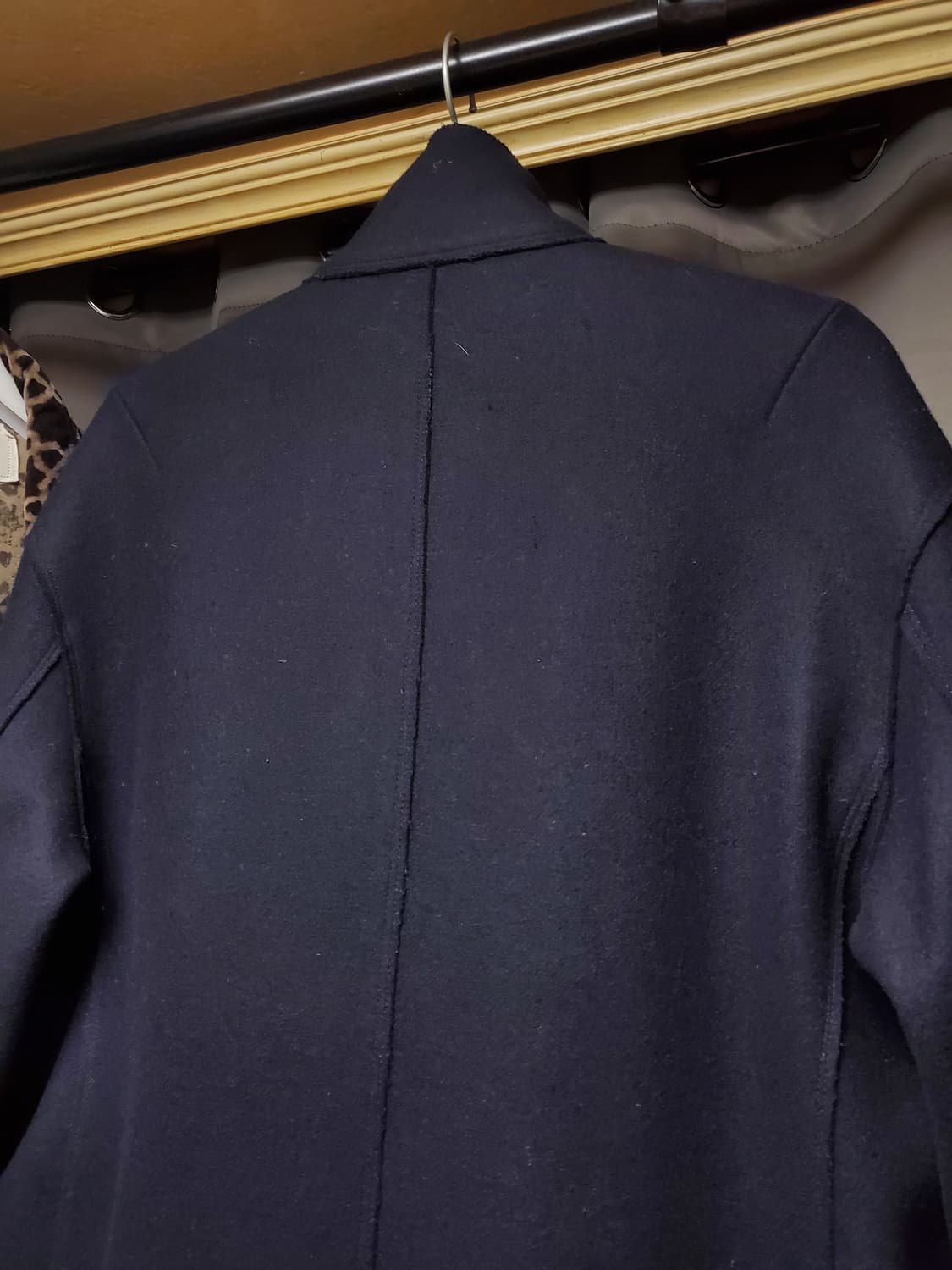 송지오 다크네이비 컷아웃 코트 상품이미지2