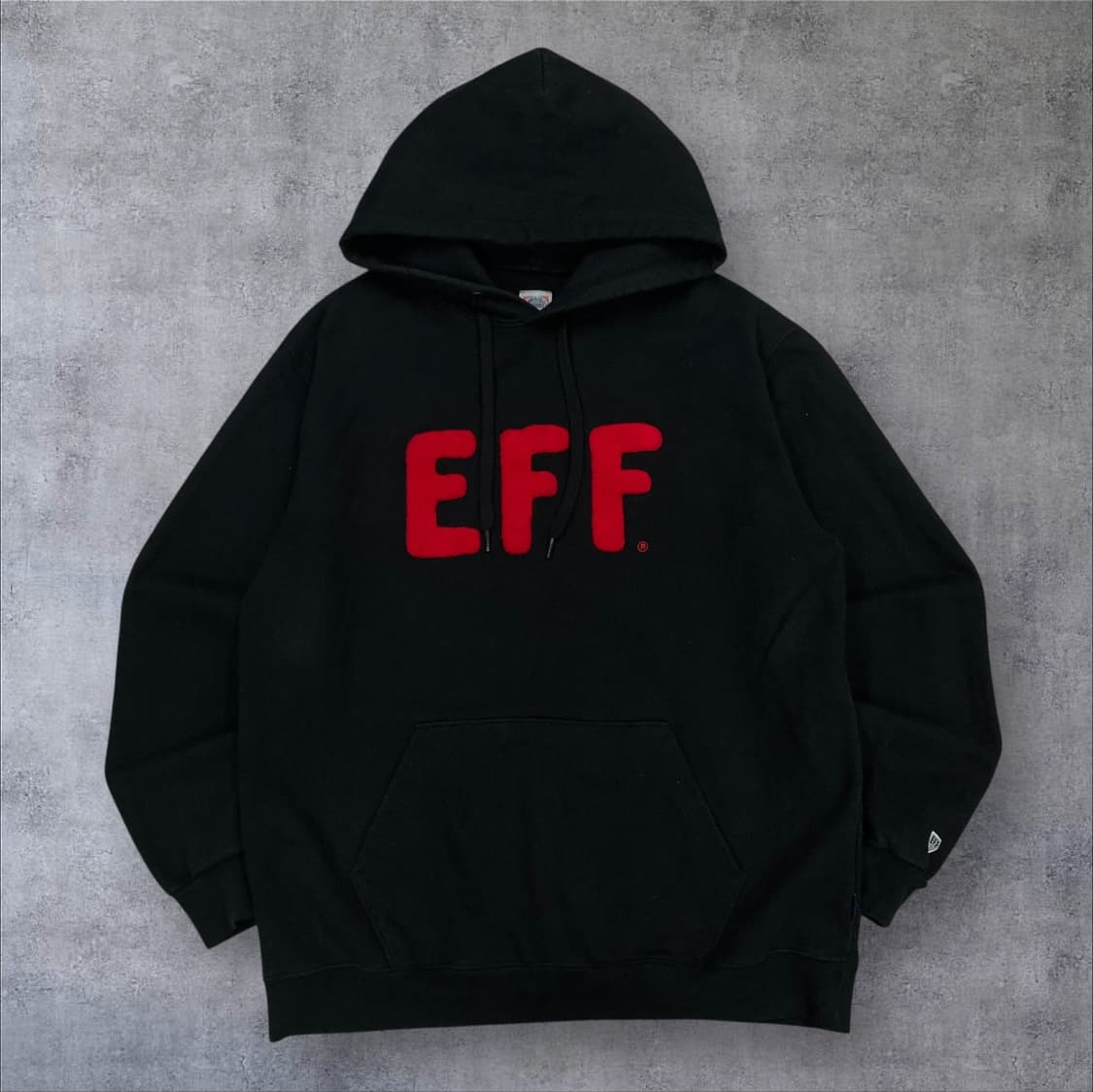 이벳필드 블랙 컬러 빅로고 후드티 상품이미지1