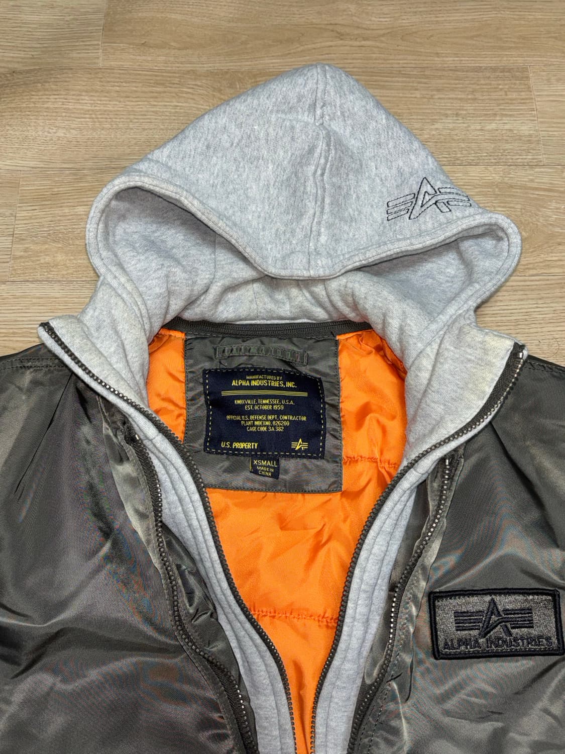 알파인더스트리 ma-1 후드봄버 상품이미지2