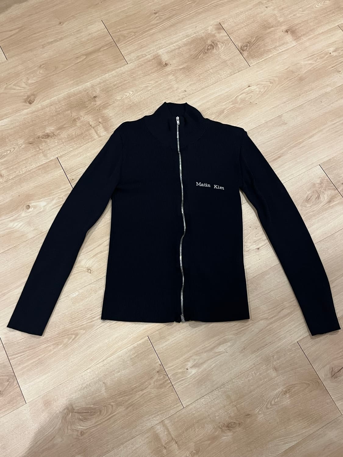 Matin kim 마뗑킴 피티드 집업 니트 가디건 블랙 상품이미지2