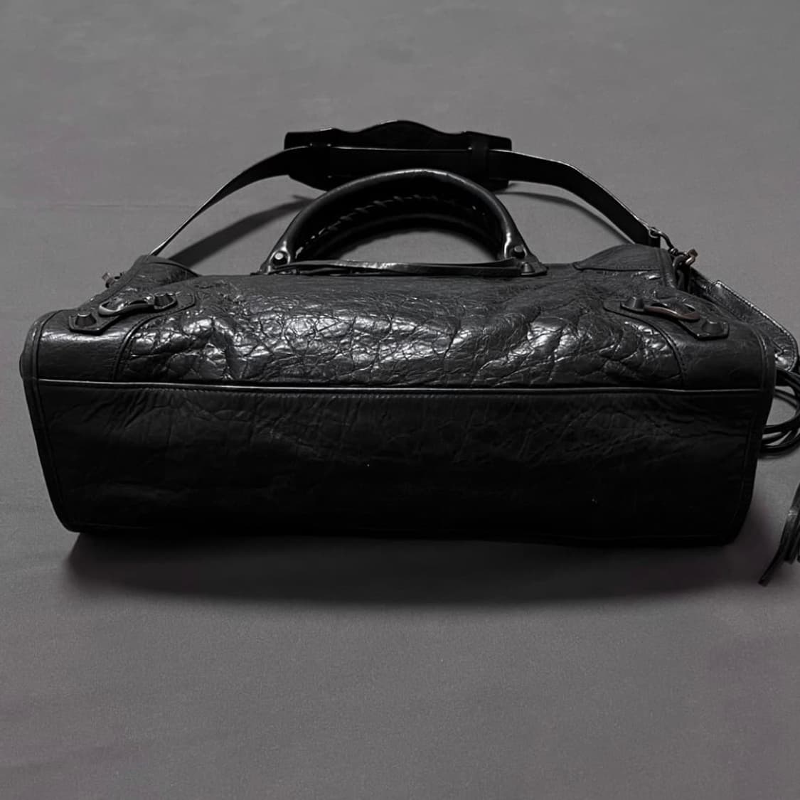 발렌시아가 블랙 모터백 상품이미지5