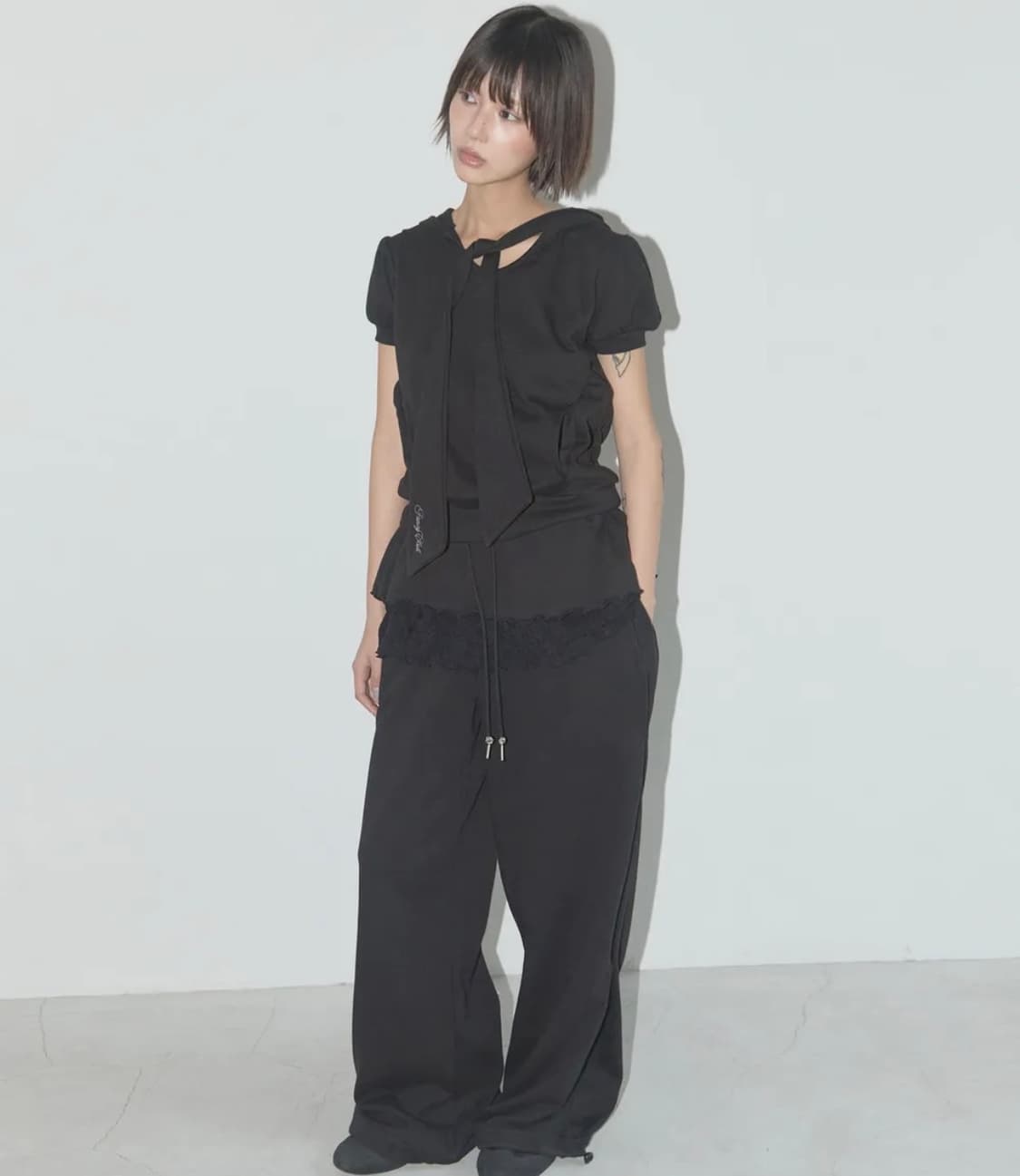 팬시클럽 퍼프 라운드 스카프 후디 (BLACK) 상품이미지2