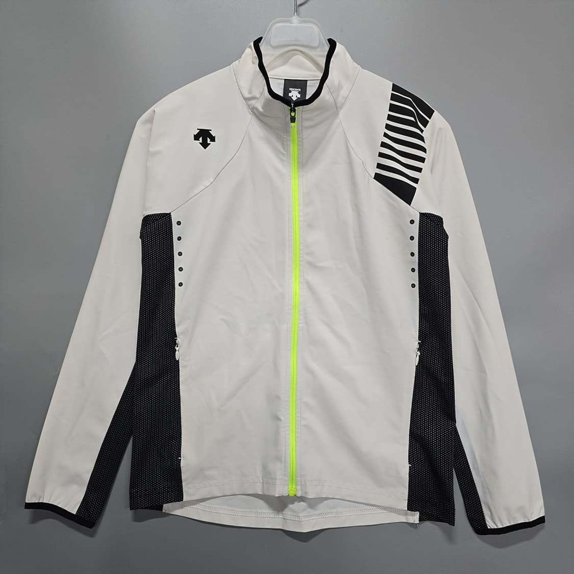 데상트(DESCENTE) 아동용 기능성 후드 바람막이 자켓 150 상품이미지1