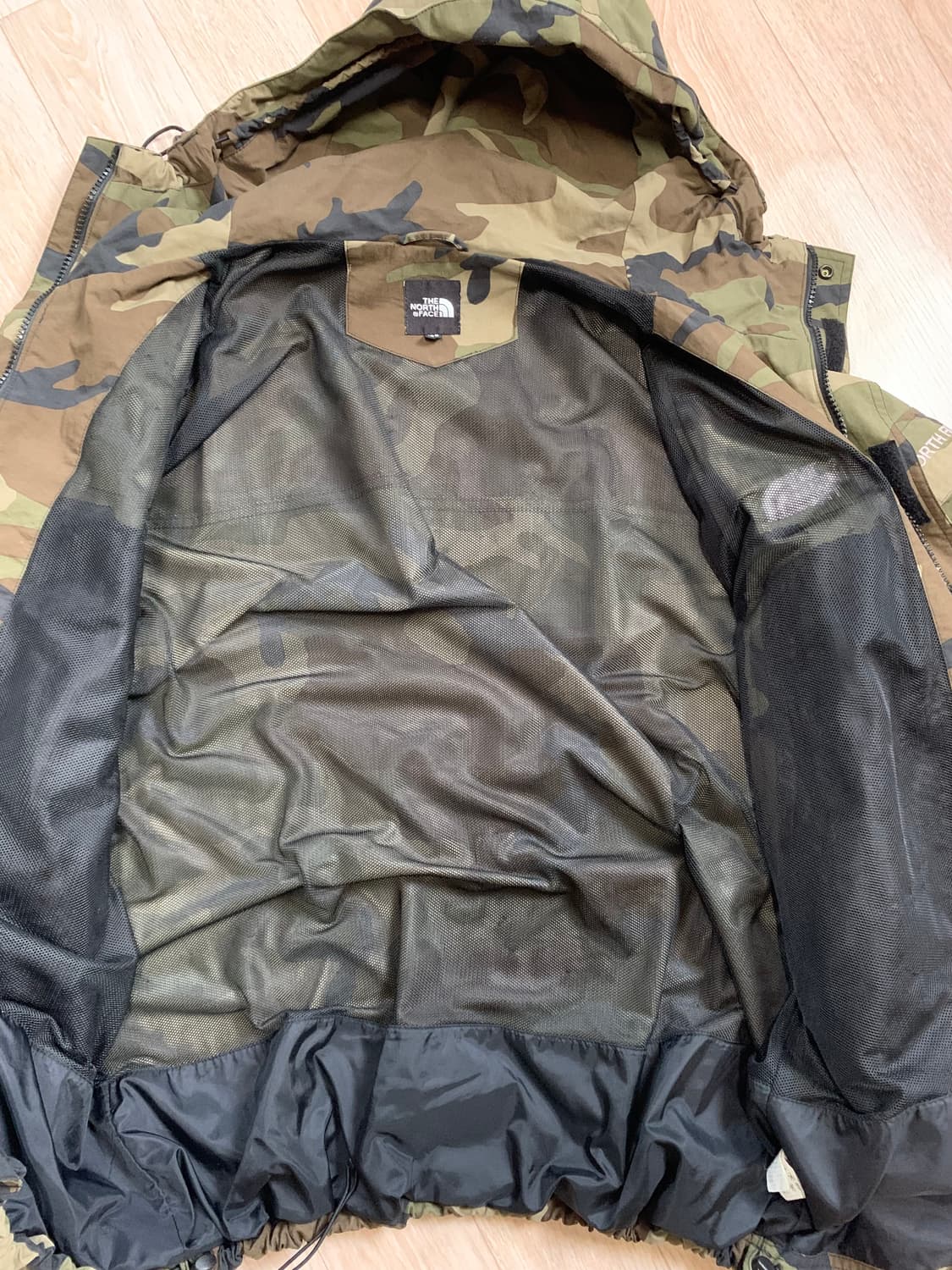 MFL20204 노스페이스 카모 바람막이 xl사이즈 상품이미지2