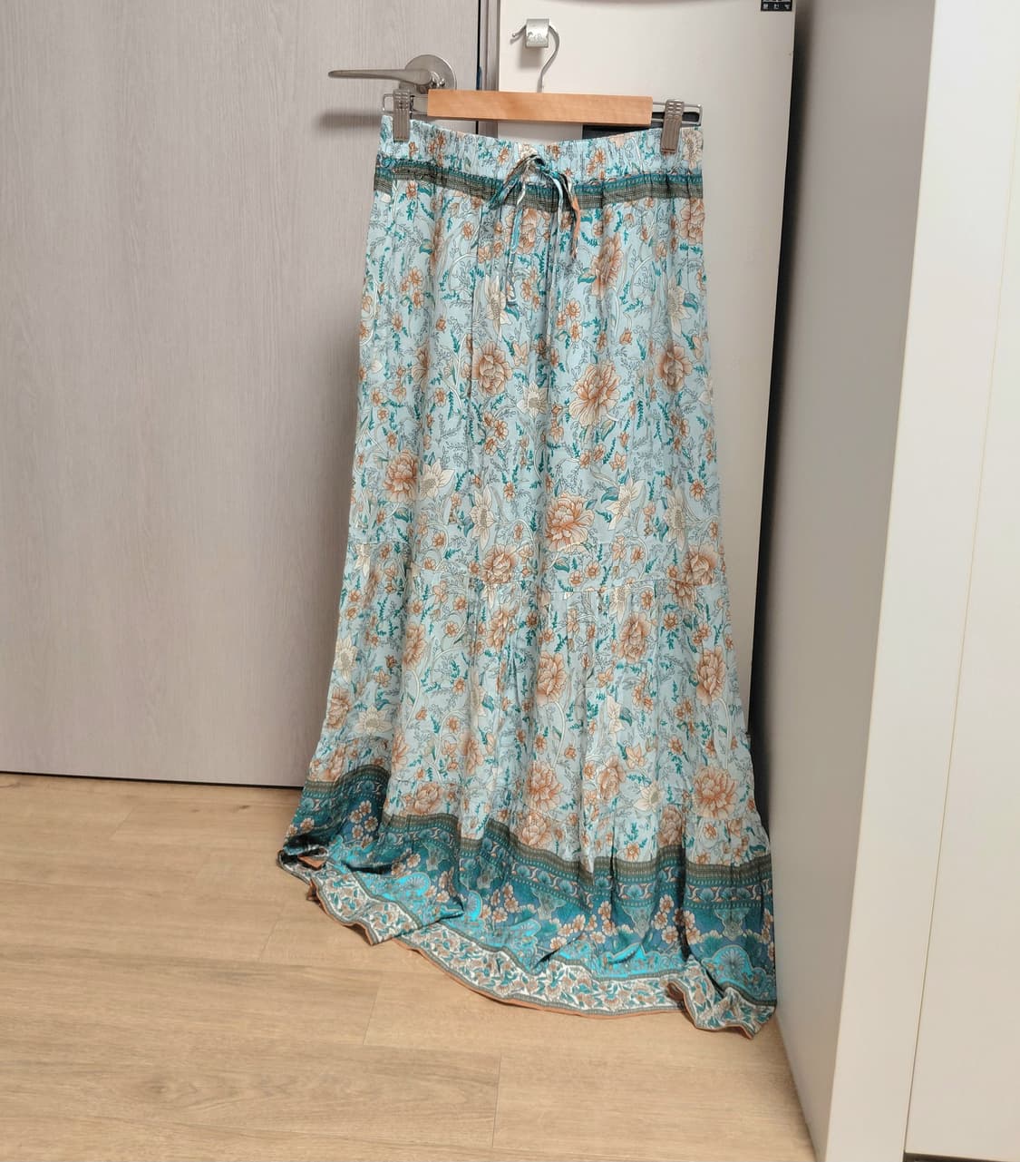 소프트 민트 플라워 스커트 상품이미지1